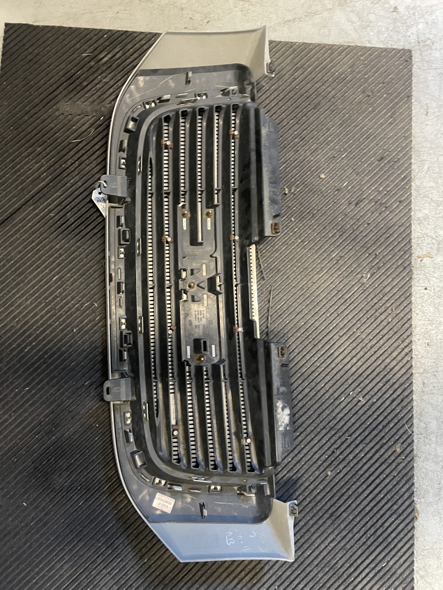 2002 - 2009 GMC ENVOY FRONT CHROME GRILLE