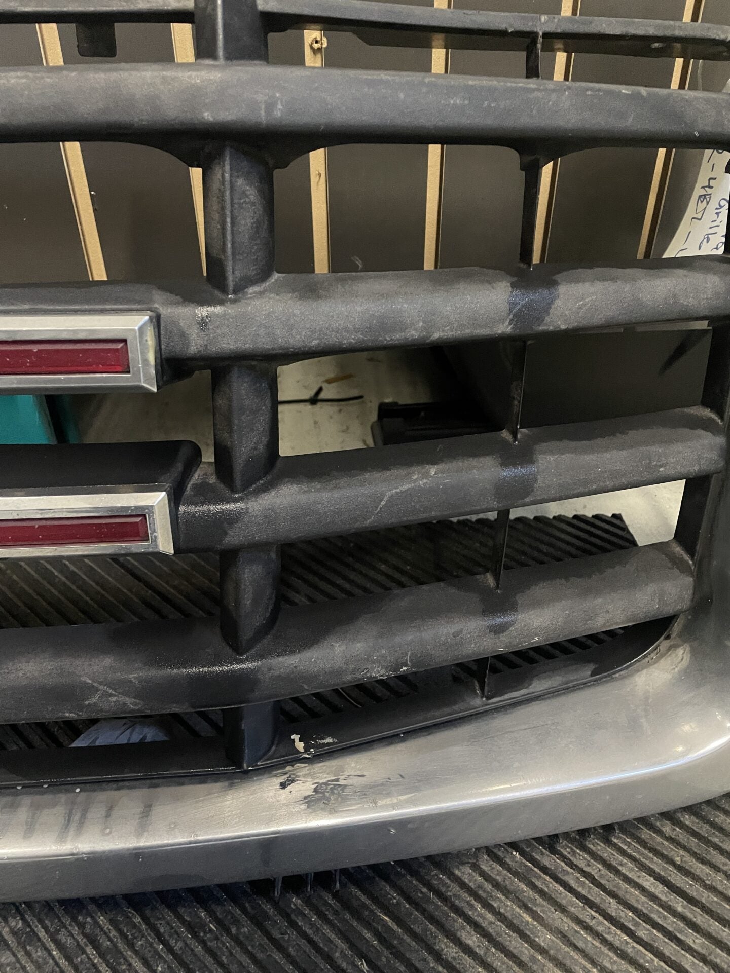2007 - 2010 GMC SIERRA 2500 HD /3500 HD FRONT GRILLE 25825523