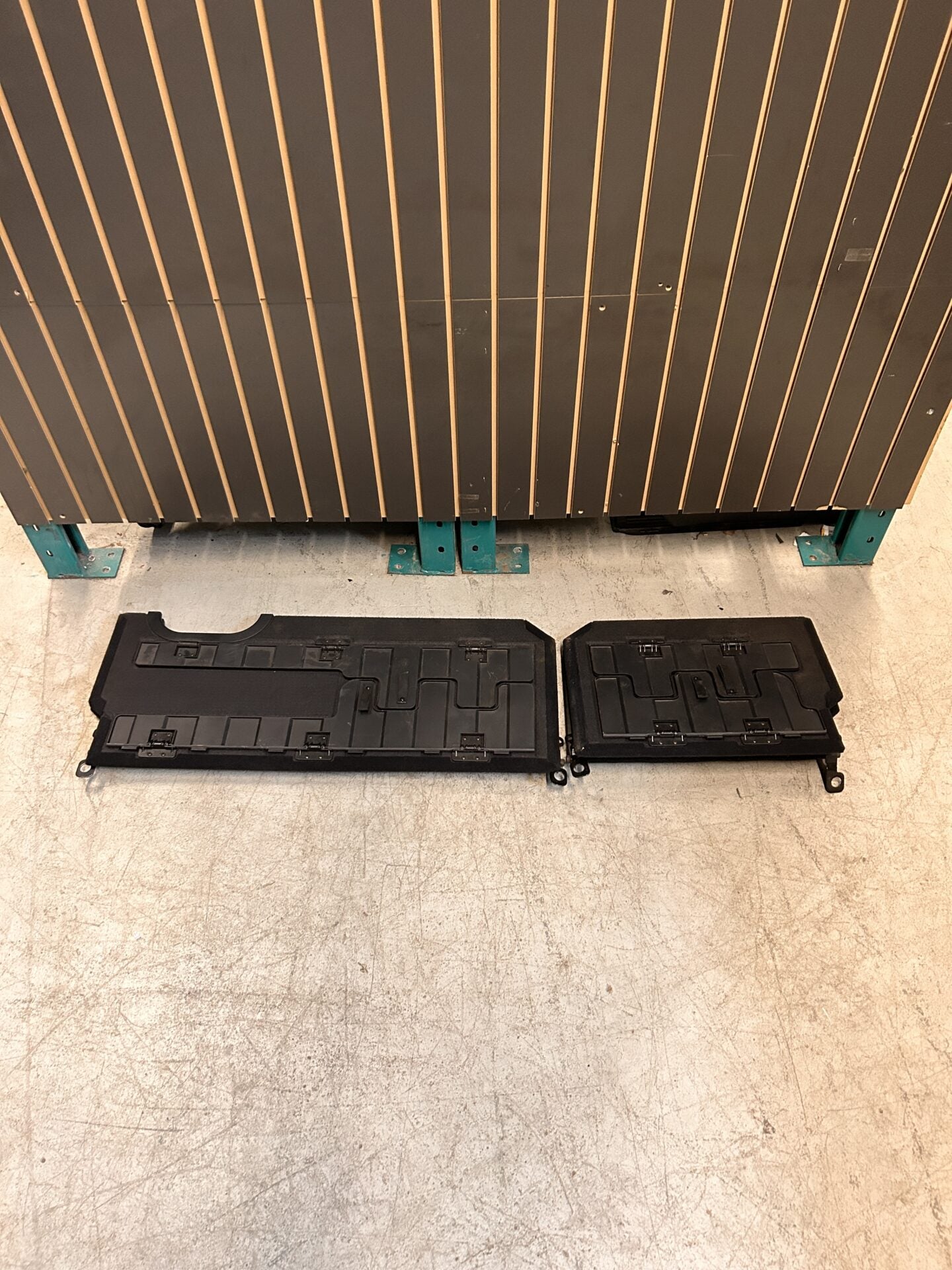 2013 - 2024 RAM 1500 / 2500 / 3500 FOLDING LOAD FLOOR ASSEMBLY LEFT AND RIGHT SIDE 5SD54DX9AD