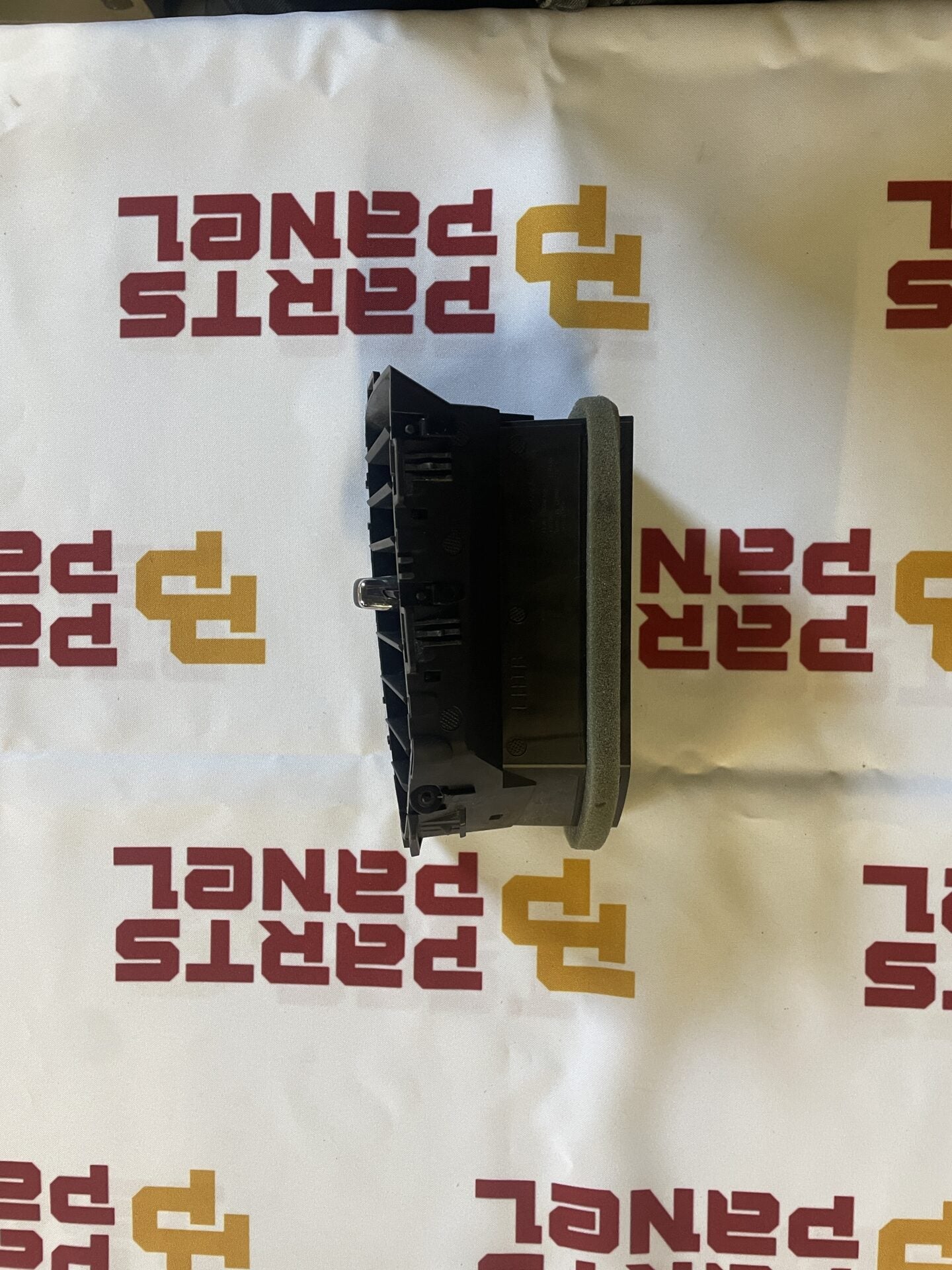 2015 - 2020 FORD F-150 DASHBOARD LEFT SIDE AIR VENT FL3B-19C682A