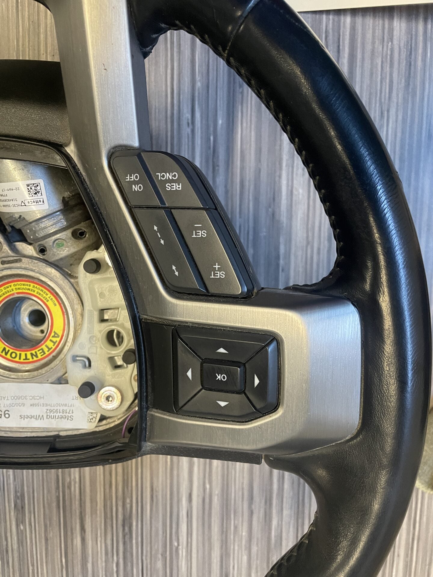 2017 - 2022 FORD F-250 F-350 SUPERDUTY STEERING WHEEL LC3C3G600EAH3ZH