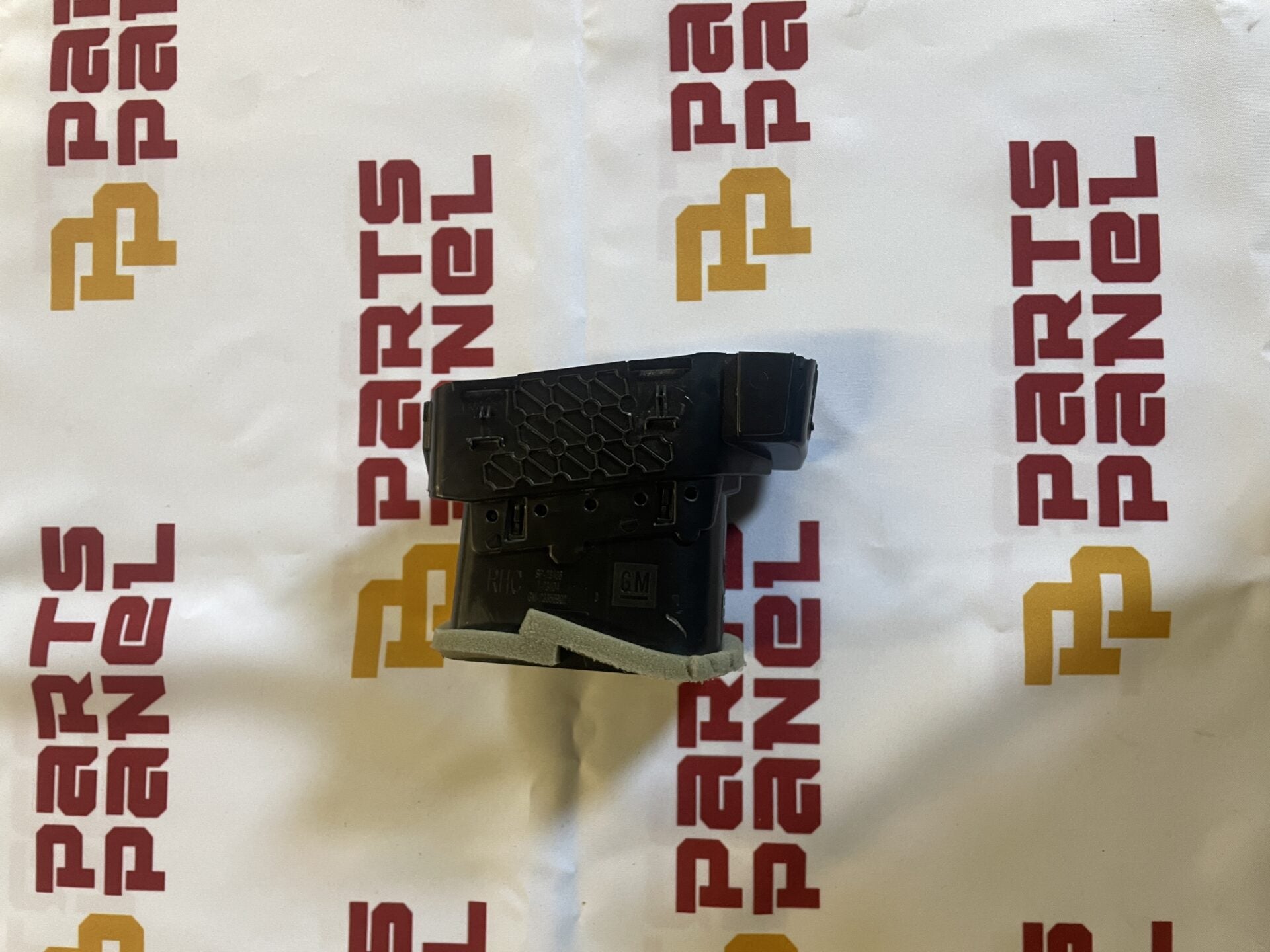 2019 - 2024 GMC SIERRA / CHEVY SILVERADO DASHBOARD INNER AIR VENT RIGHT SIDE 23356902