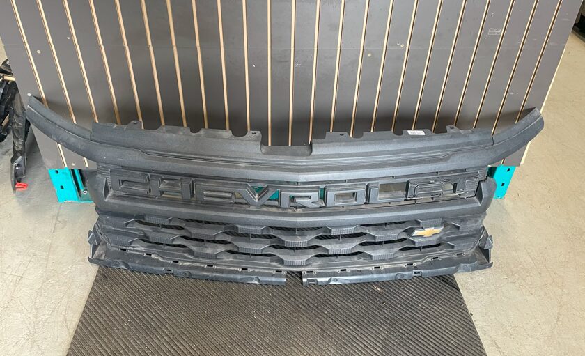 2022-2023 CHEVY SILVERADO 1500/1500 LIMITED UPPER GRILLE 84692656
