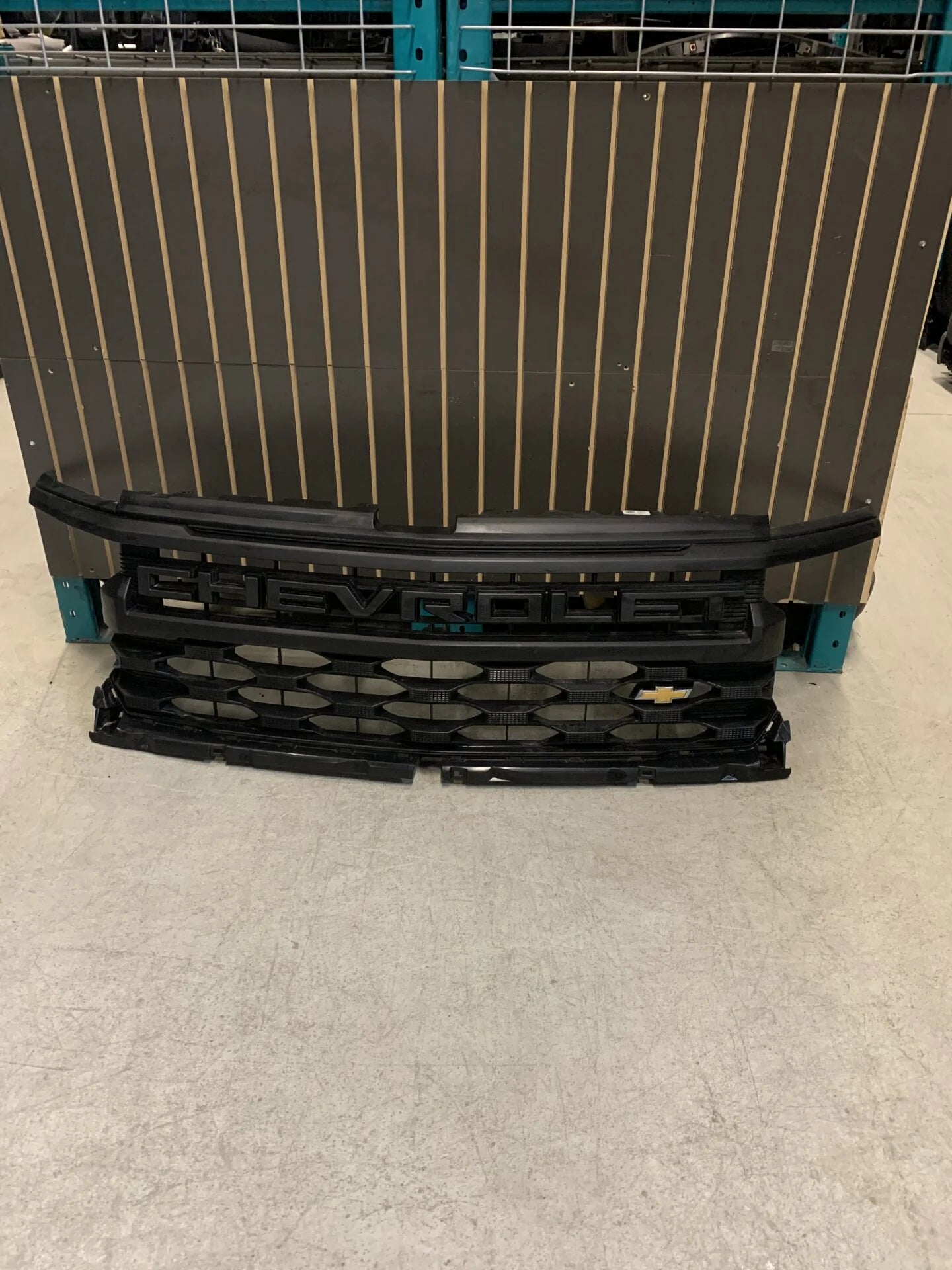 2022-2025 Chevrolet Silverado 1500 Front Grille OEM 84692656