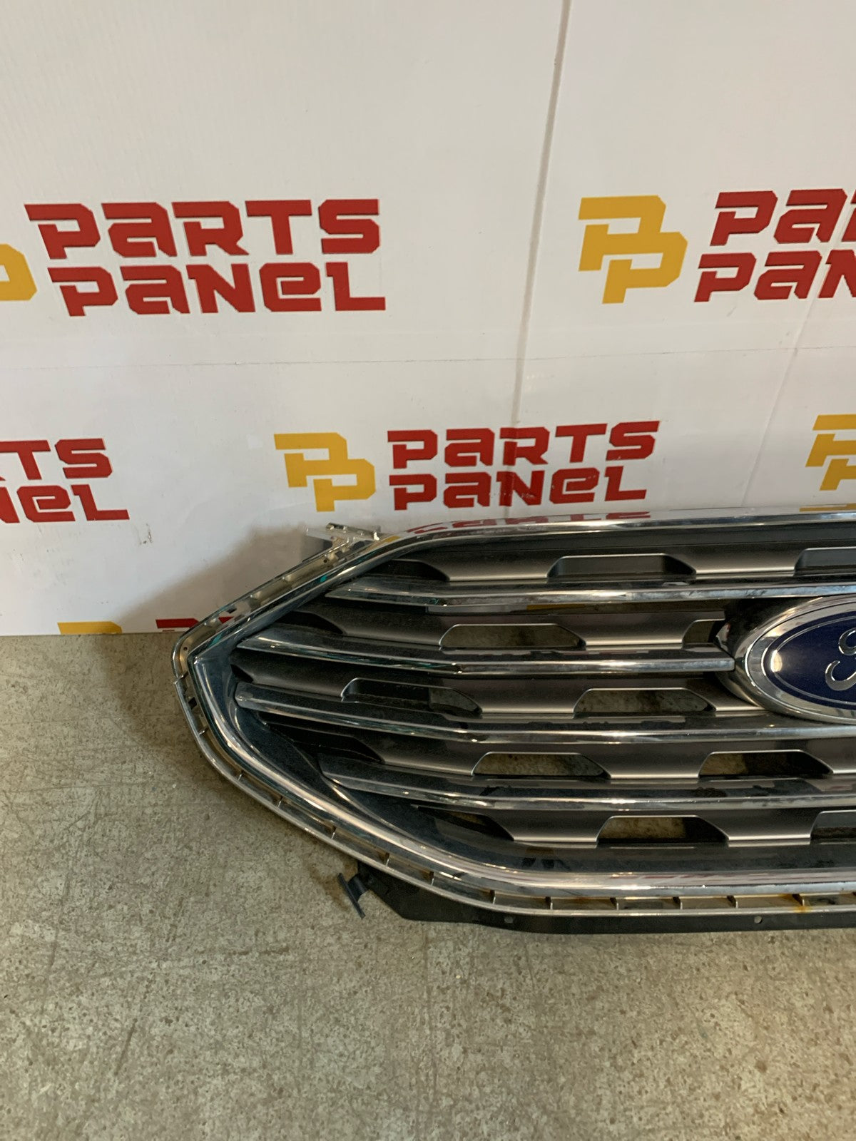 2019 - 2024 FORD EDGE FRONT BUMPER GRILLE KT4B 8200 AHW