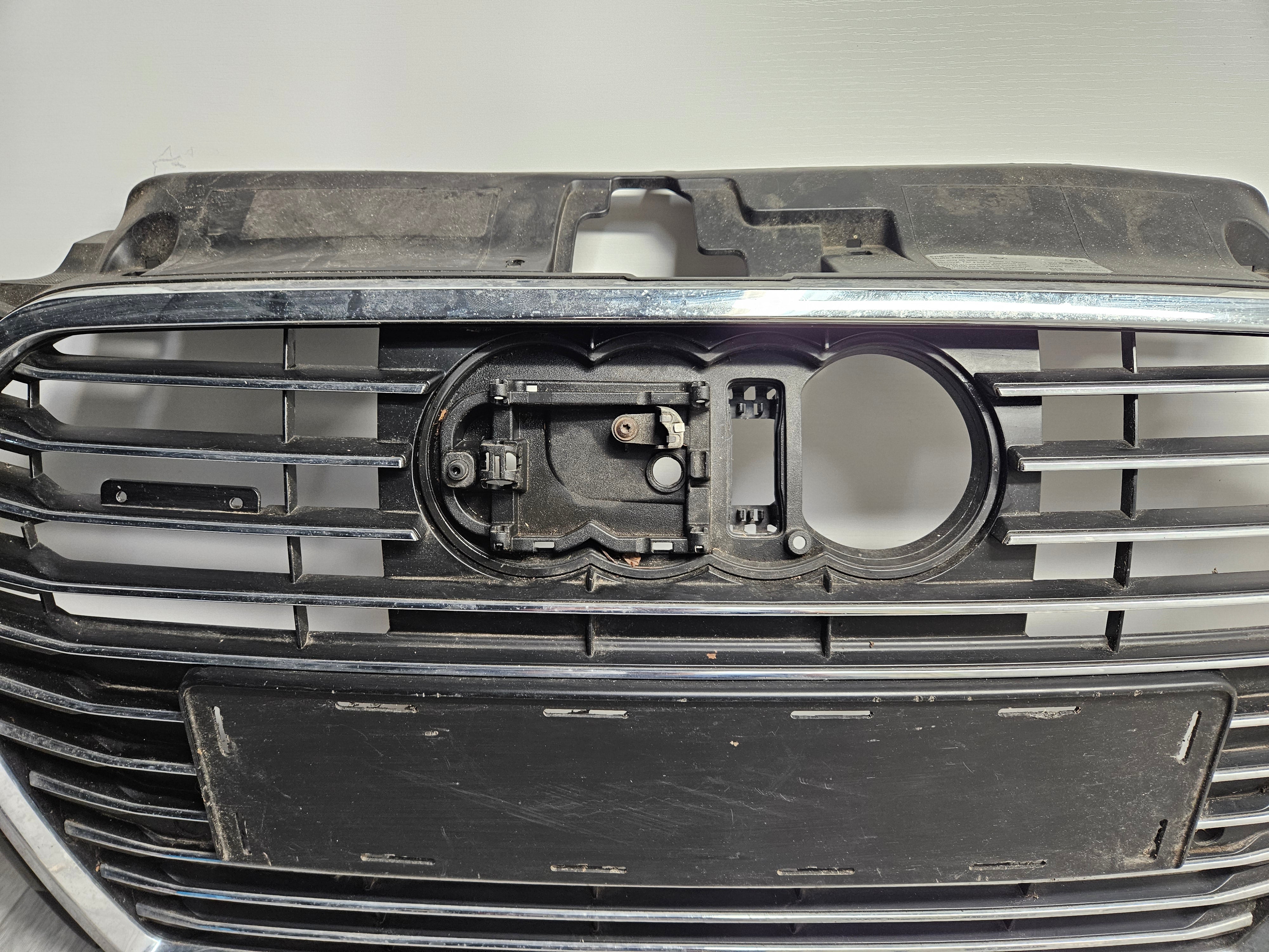 2016 - 2018 AUDI A3 HATCHBACK E-TRON CENTER GRILLE 8V4853651N