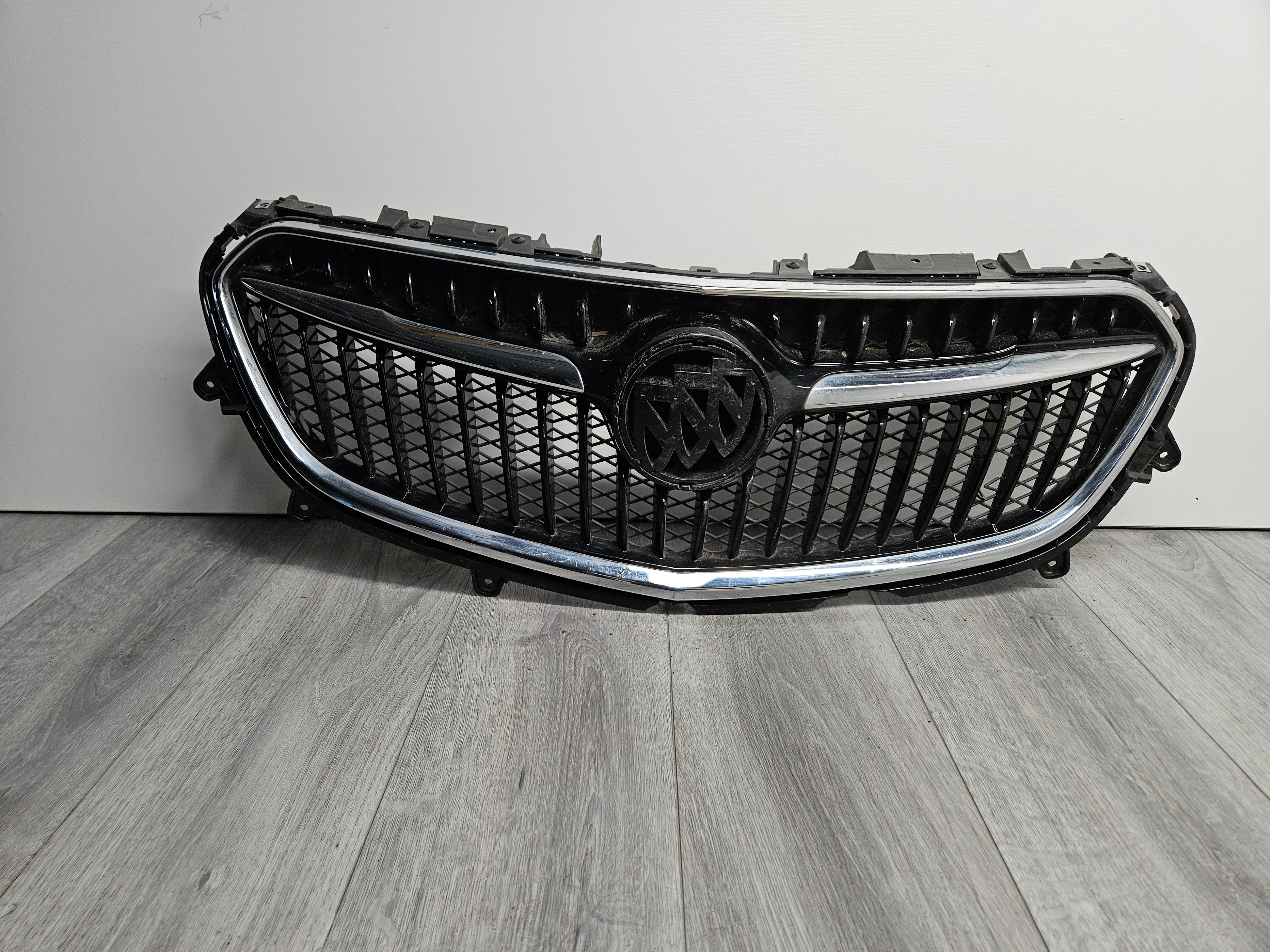 2017 - 2020 BUICK ENCORE CENTER GRILLE 42582101