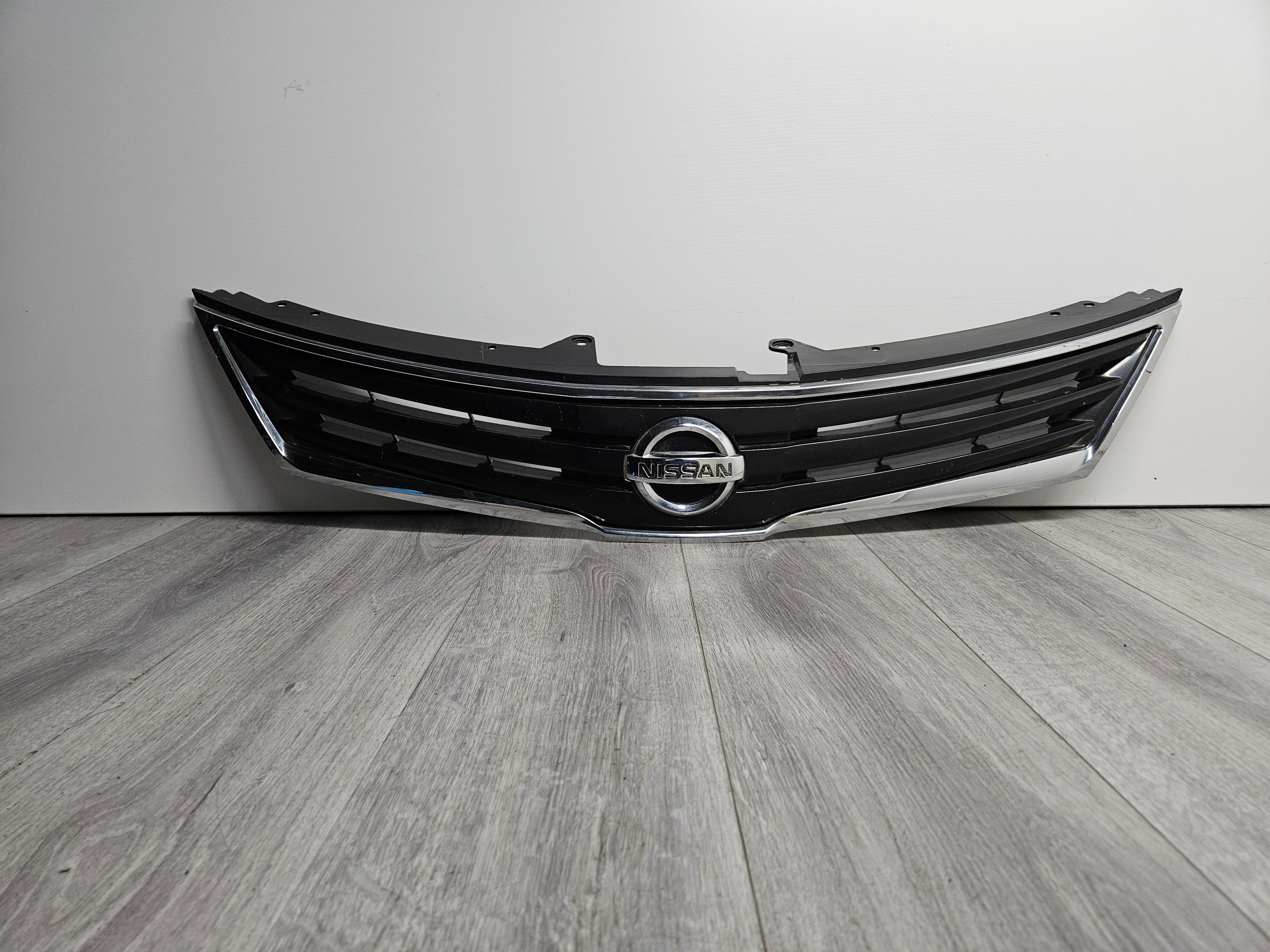 2010 - 2012 NISSAN VERSA FRONT GRILLE 62310ZW80A