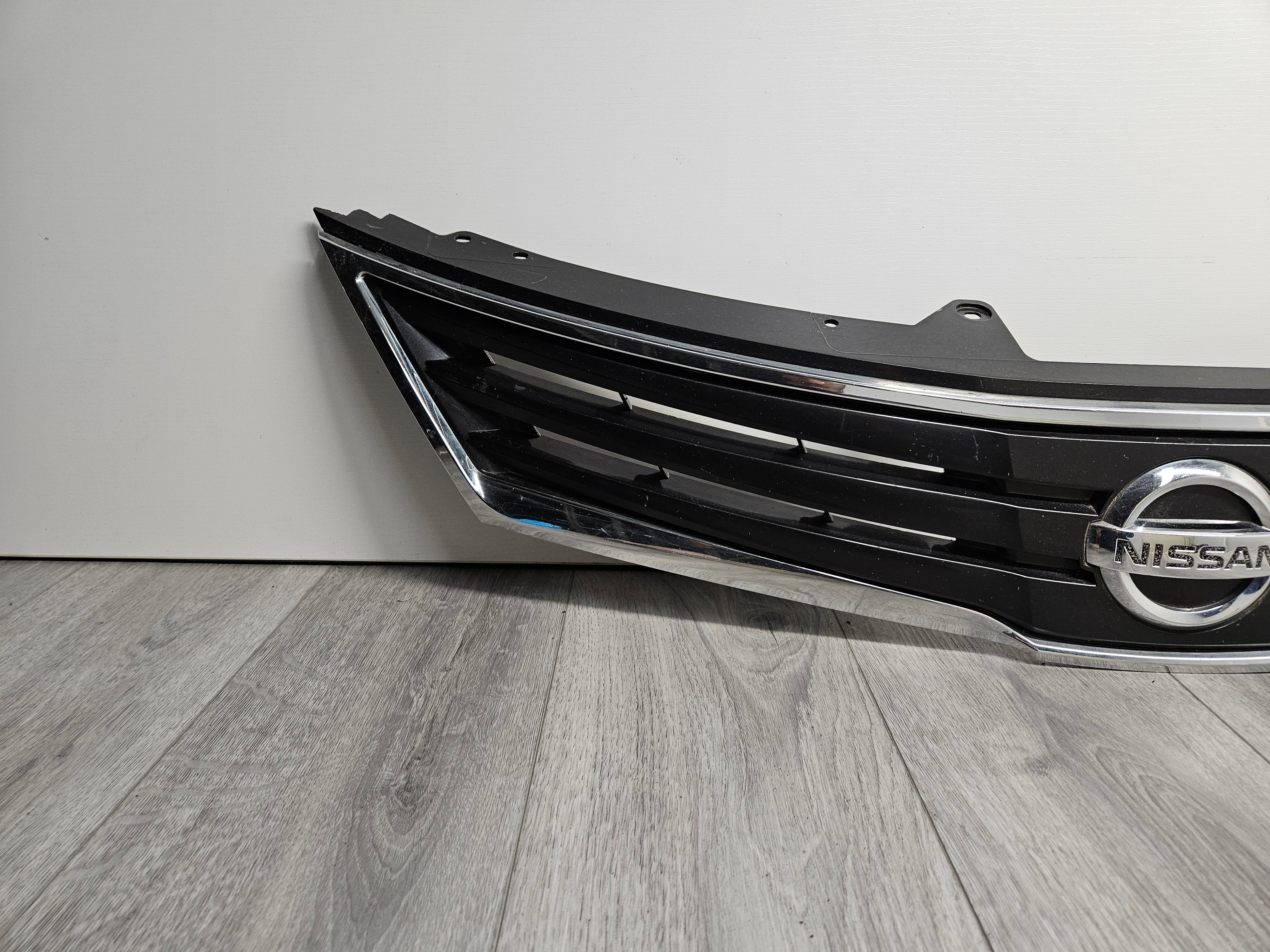2010 - 2012 NISSAN VERSA FRONT GRILLE 62310ZW80A