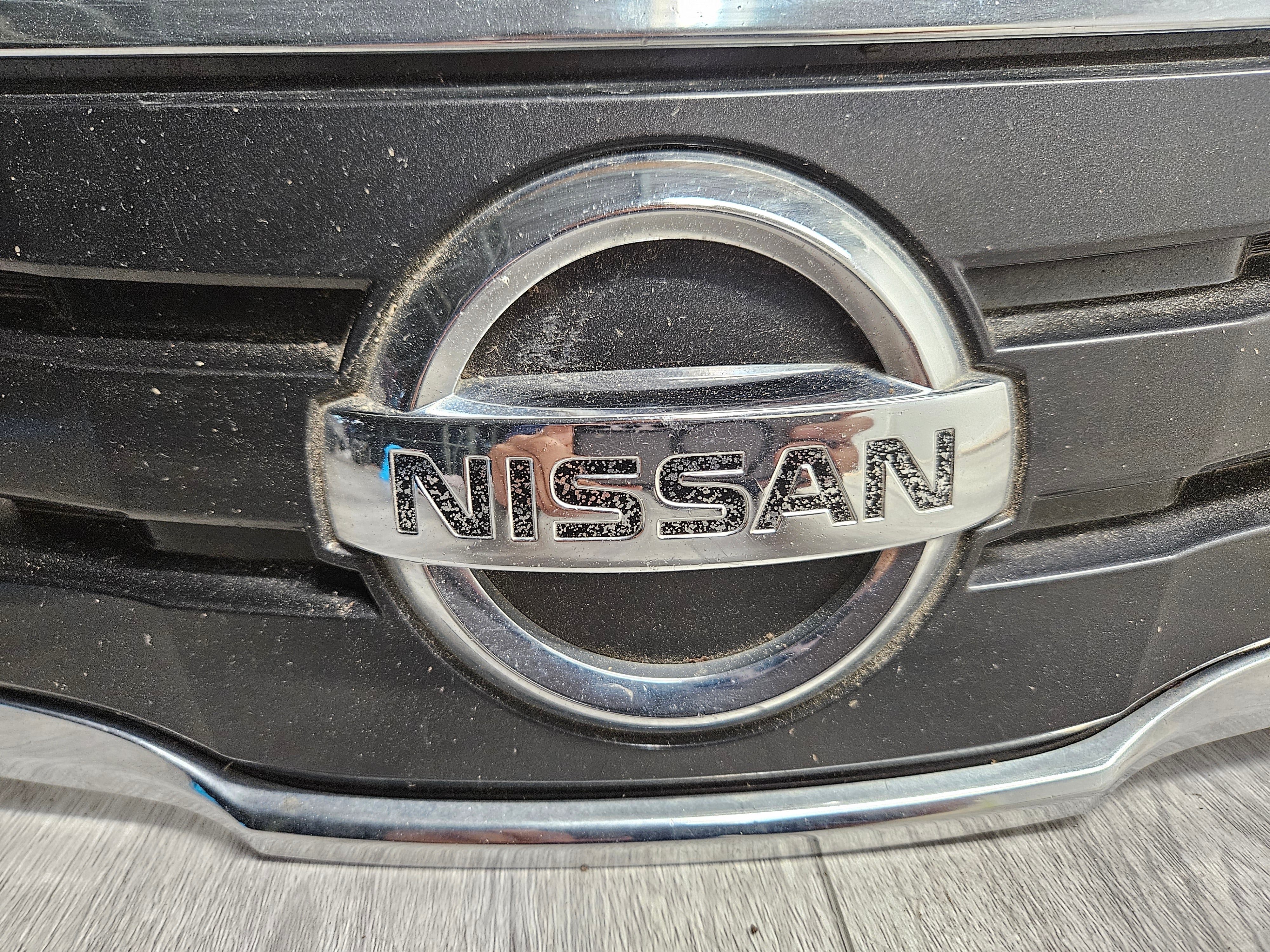 2010 - 2012 NISSAN VERSA FRONT GRILLE 62310ZW80A