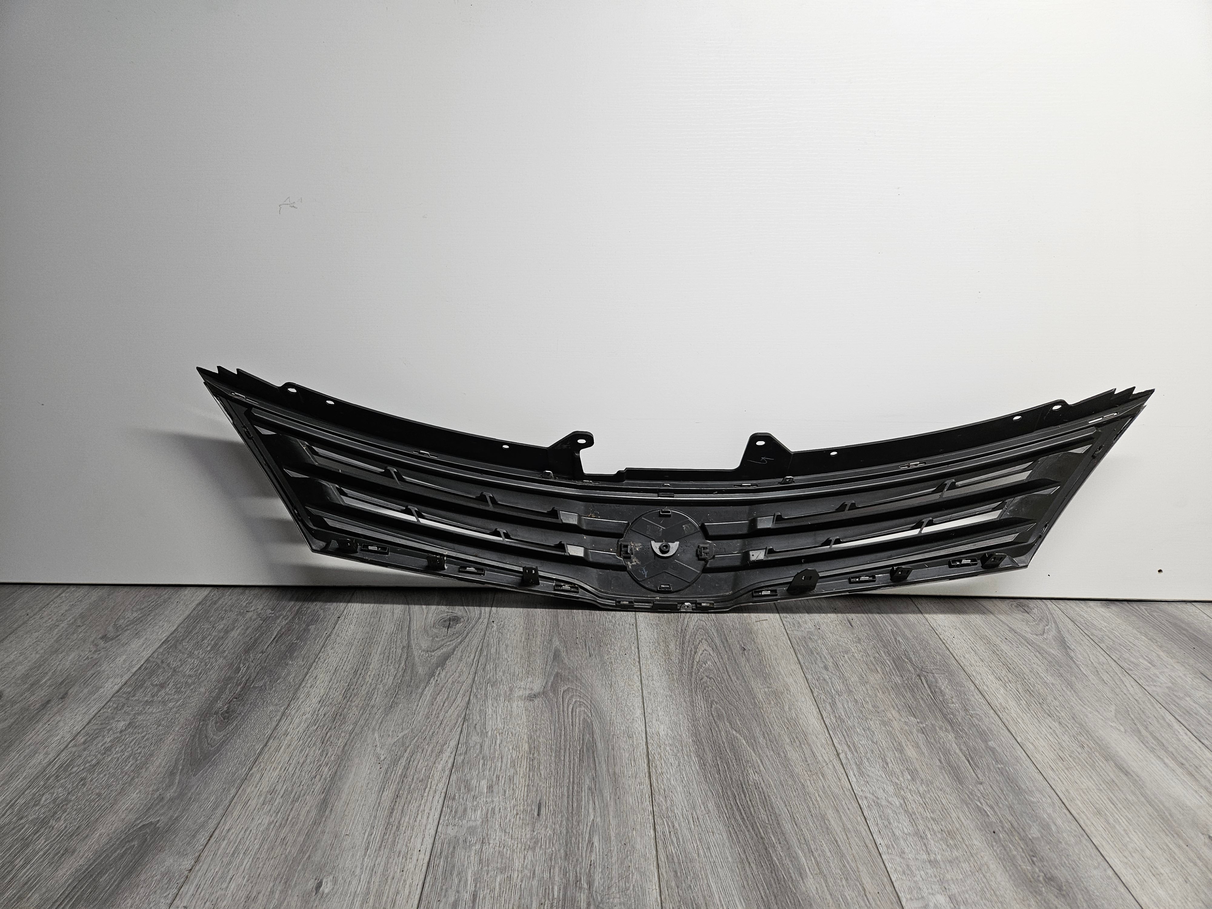 2010 - 2012 NISSAN VERSA FRONT GRILLE 62310ZW80A