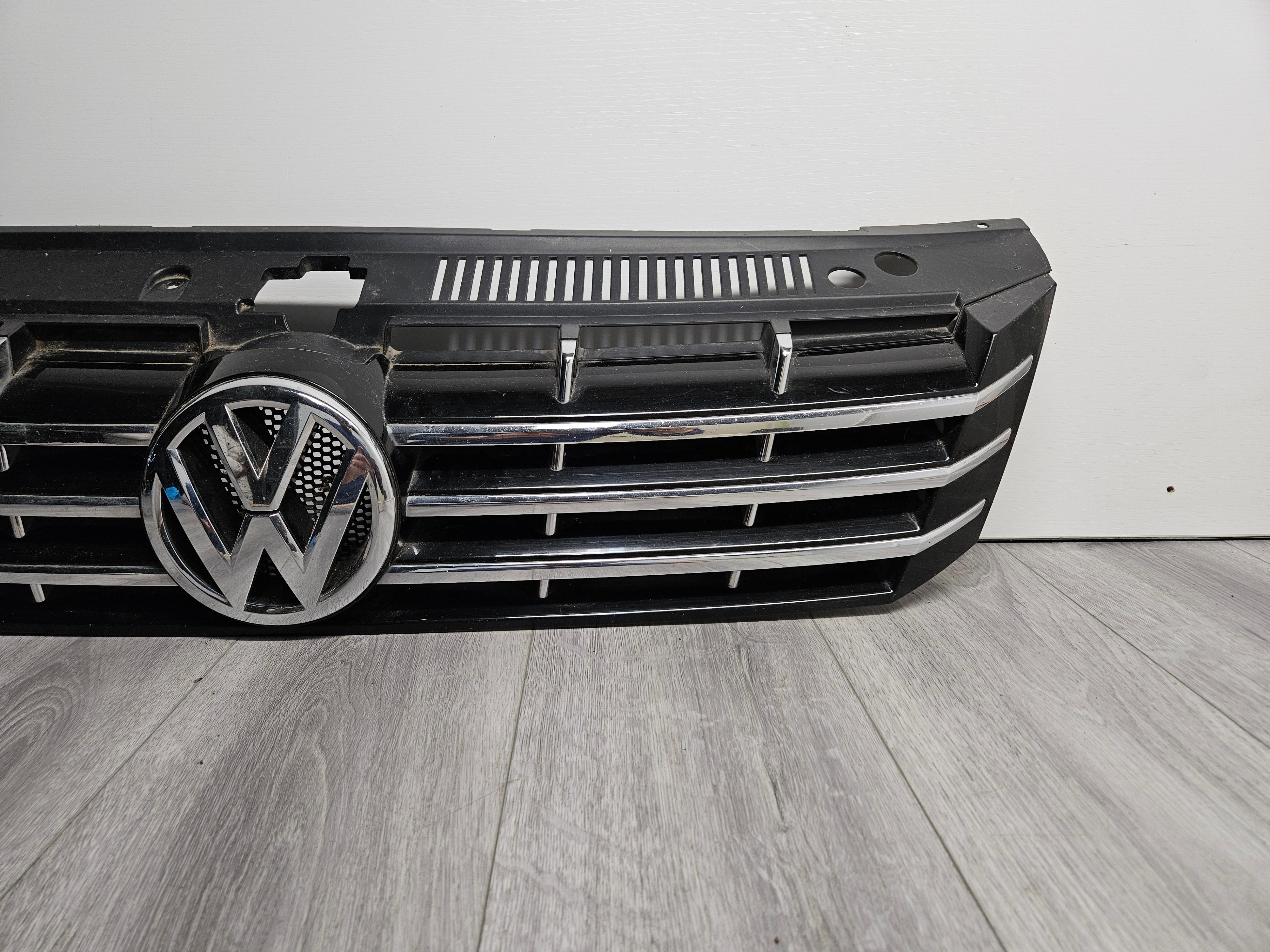 2012 - 2015 VOLKSWAGEN PASSAT FRONT UPPER GRILLE 561853651BOQE