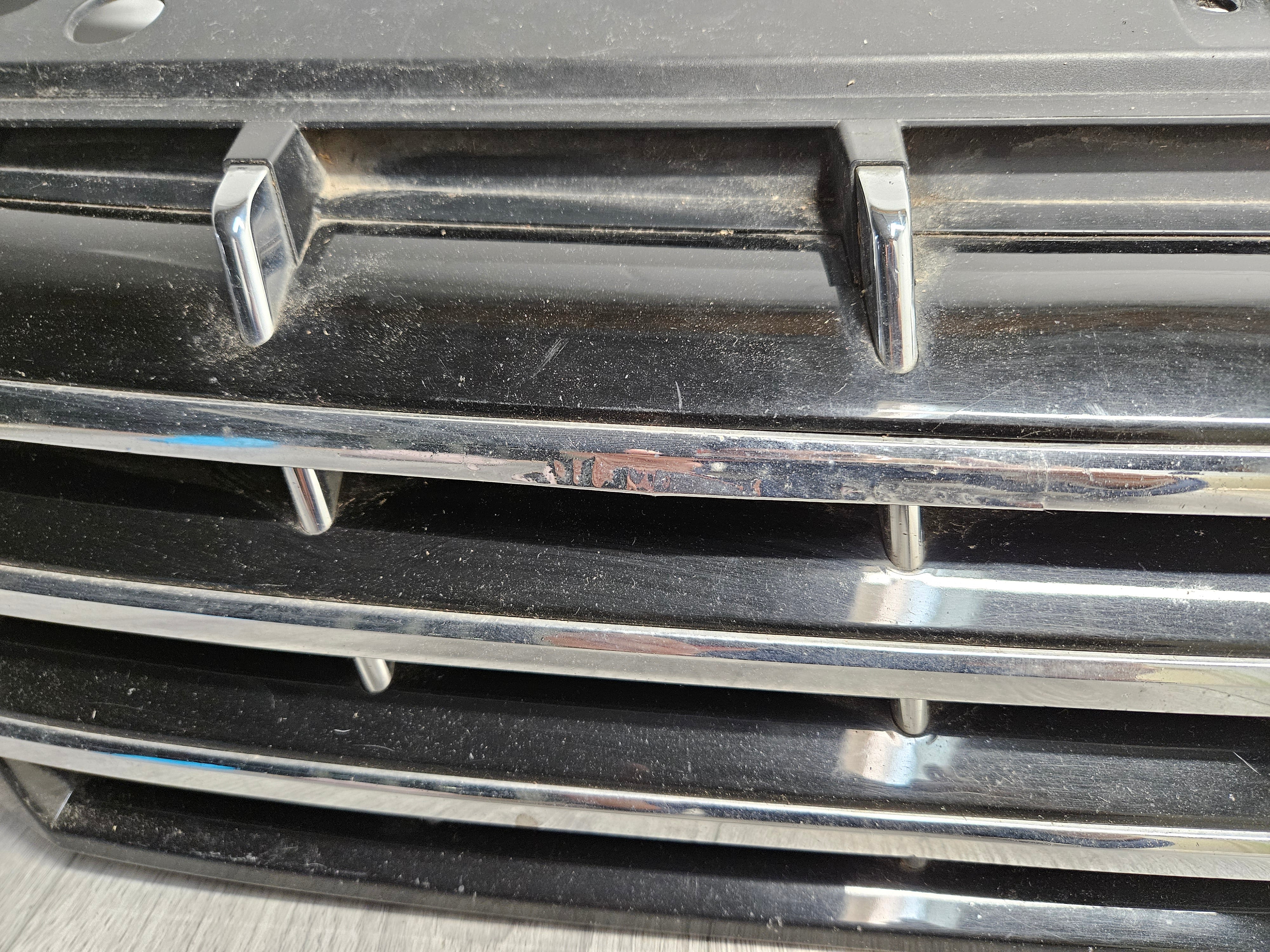 2012 - 2015 VOLKSWAGEN PASSAT FRONT UPPER GRILLE 561853651BOQE