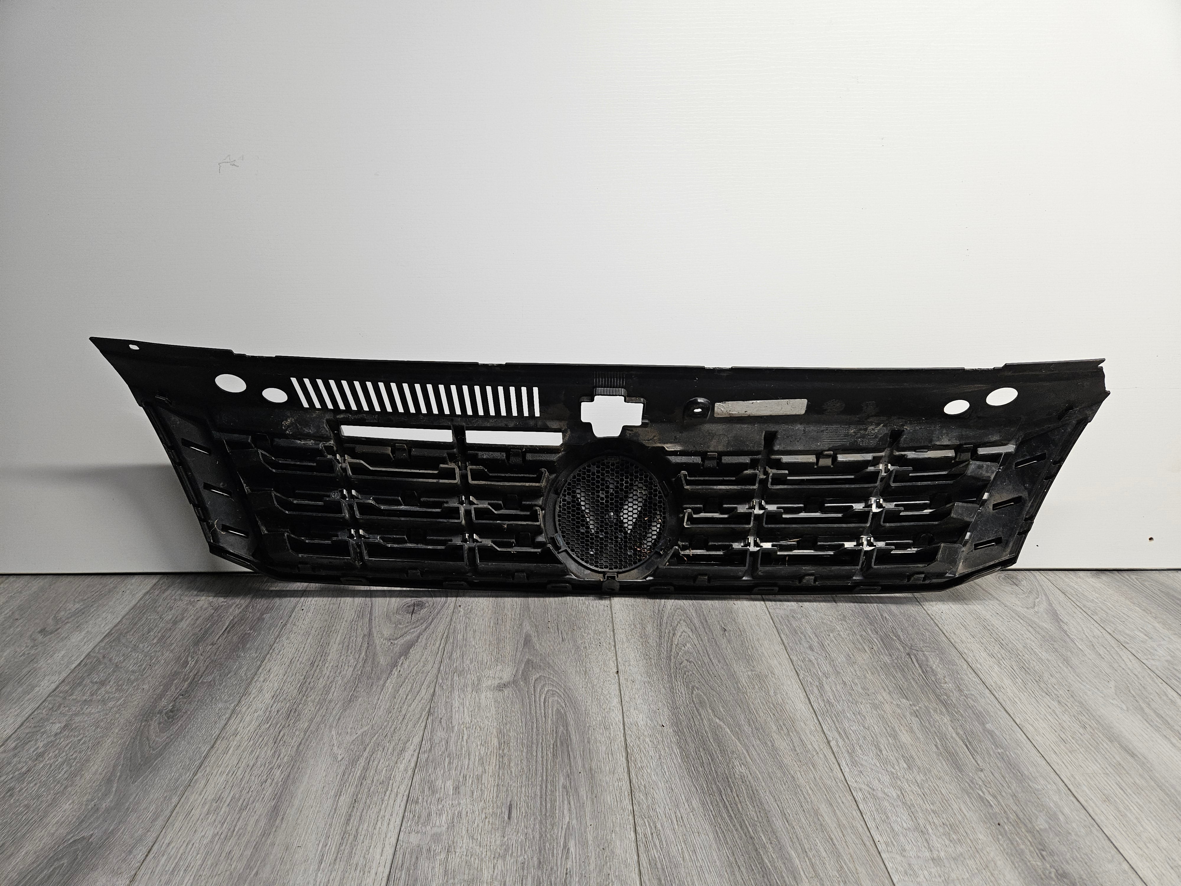 2012 - 2015 VOLKSWAGEN PASSAT FRONT UPPER GRILLE 561853651BOQE