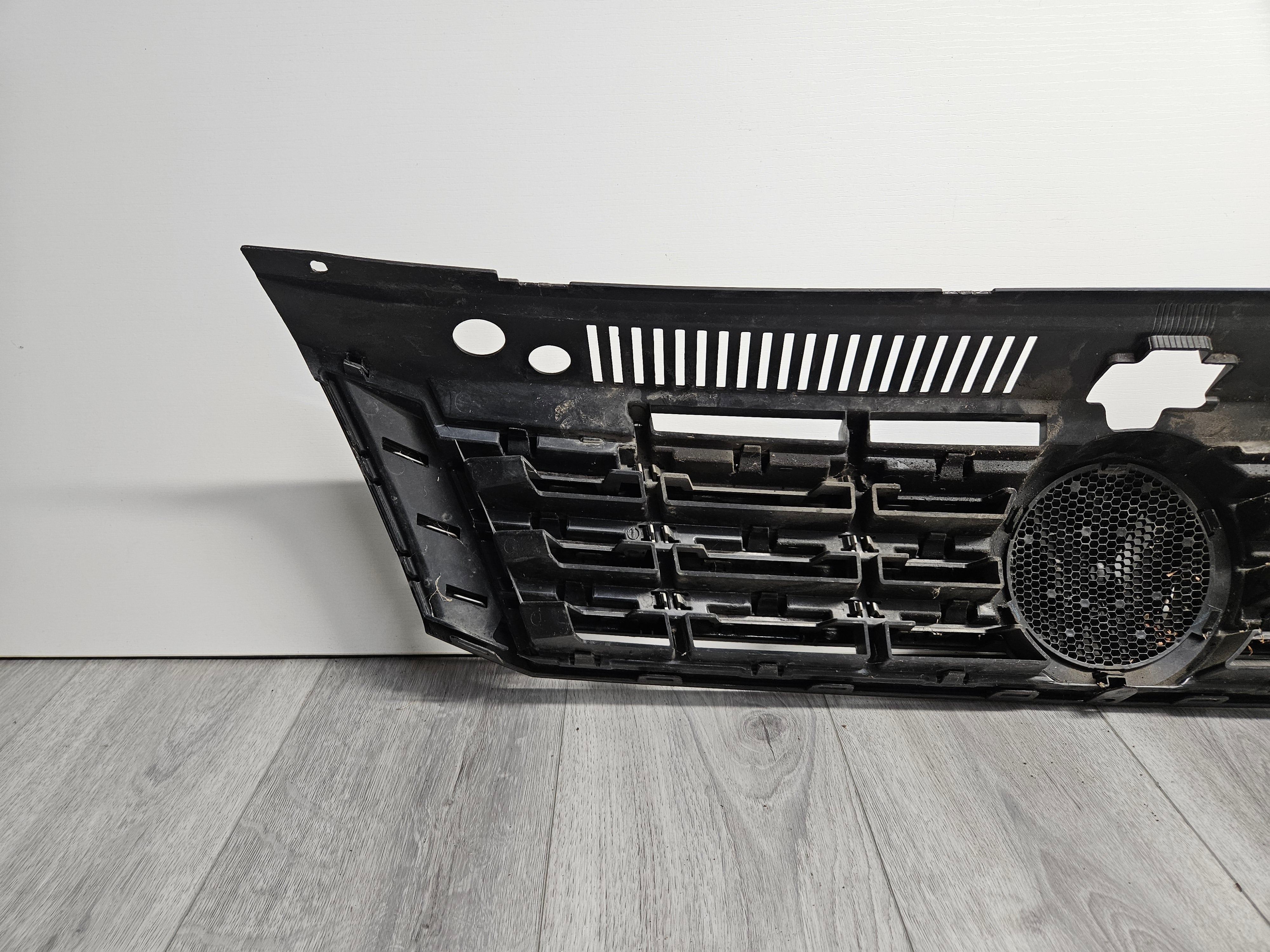 2012 - 2015 VOLKSWAGEN PASSAT FRONT UPPER GRILLE 561853651BOQE