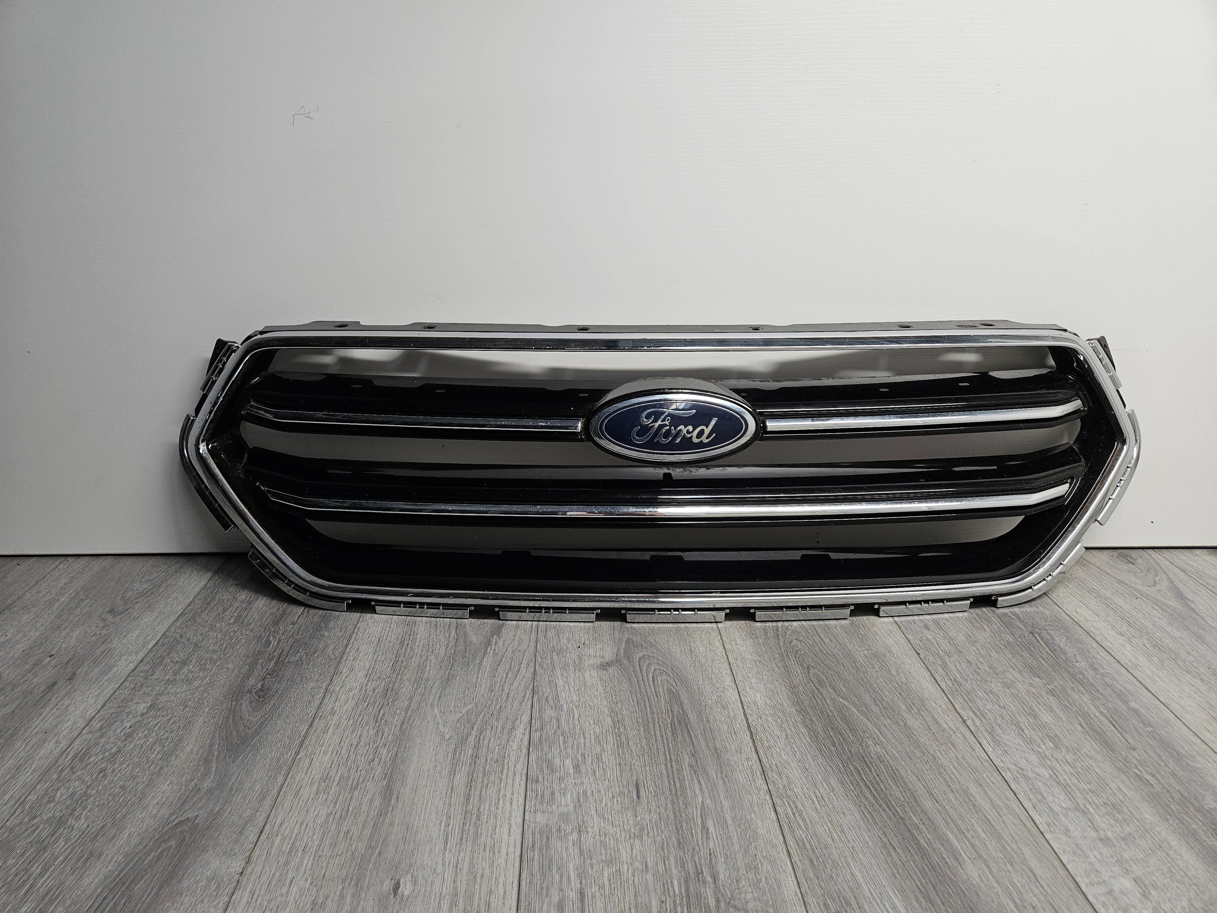 2017 - 2019 FORD ESCAPE FRONT UPPER GRILLE GJ54-8200-DAW
