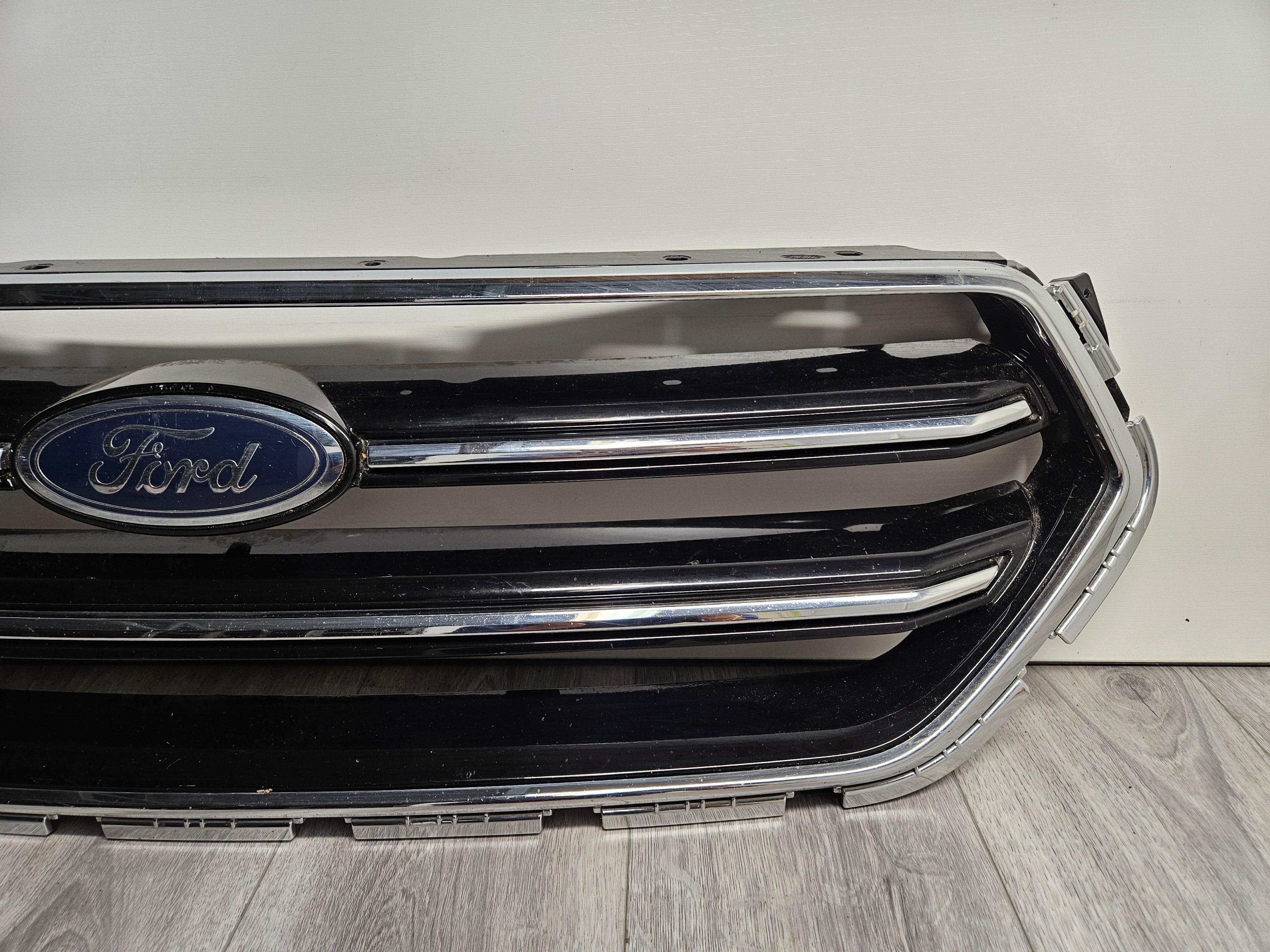 2017 - 2019 FORD ESCAPE FRONT UPPER GRILLE GJ54-8200-DAW