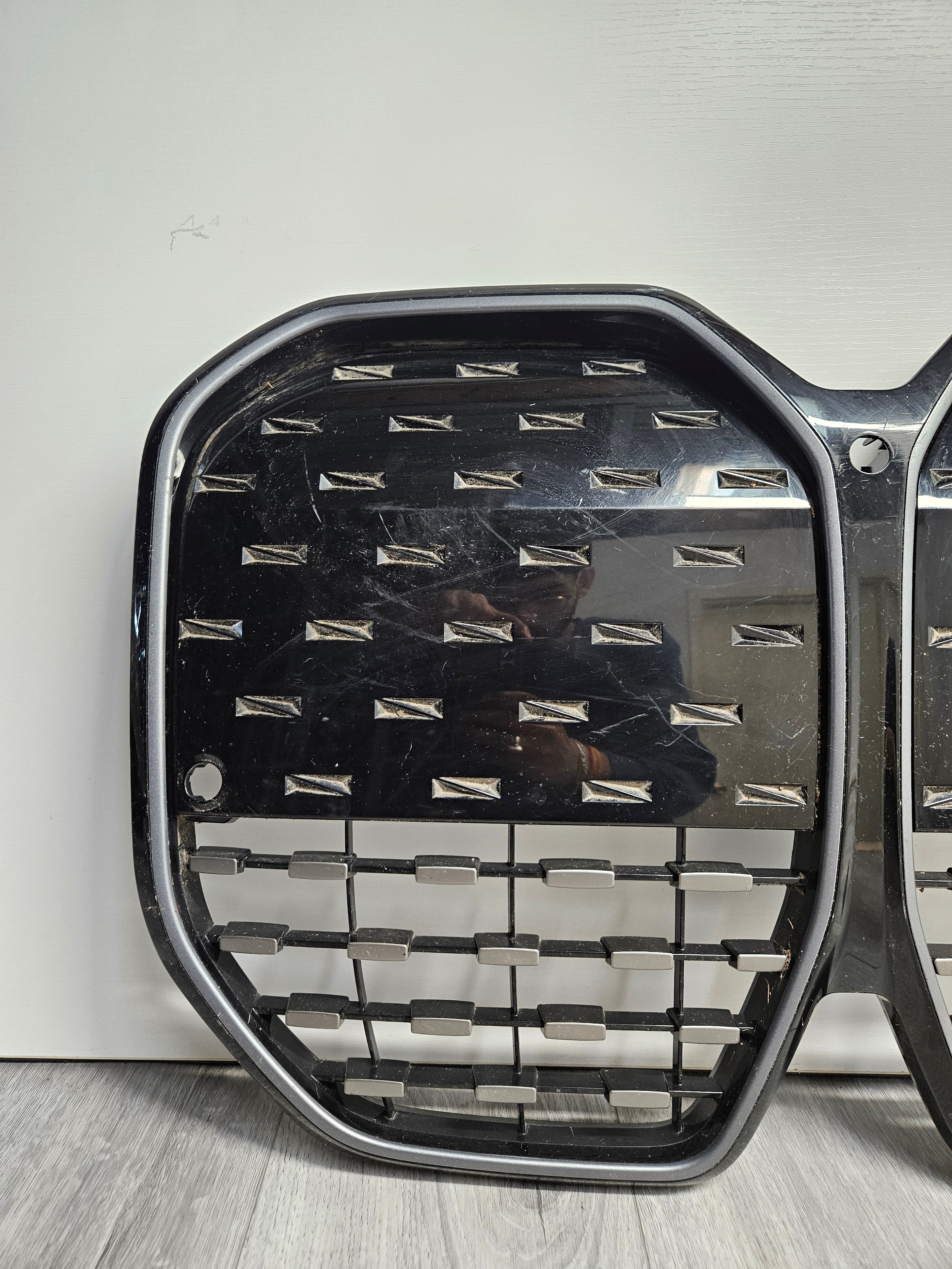 2021 - 2024 BMW I4 G26 FRONT BUMPER UPPER GRILLE OEM USED BM192.5Y00