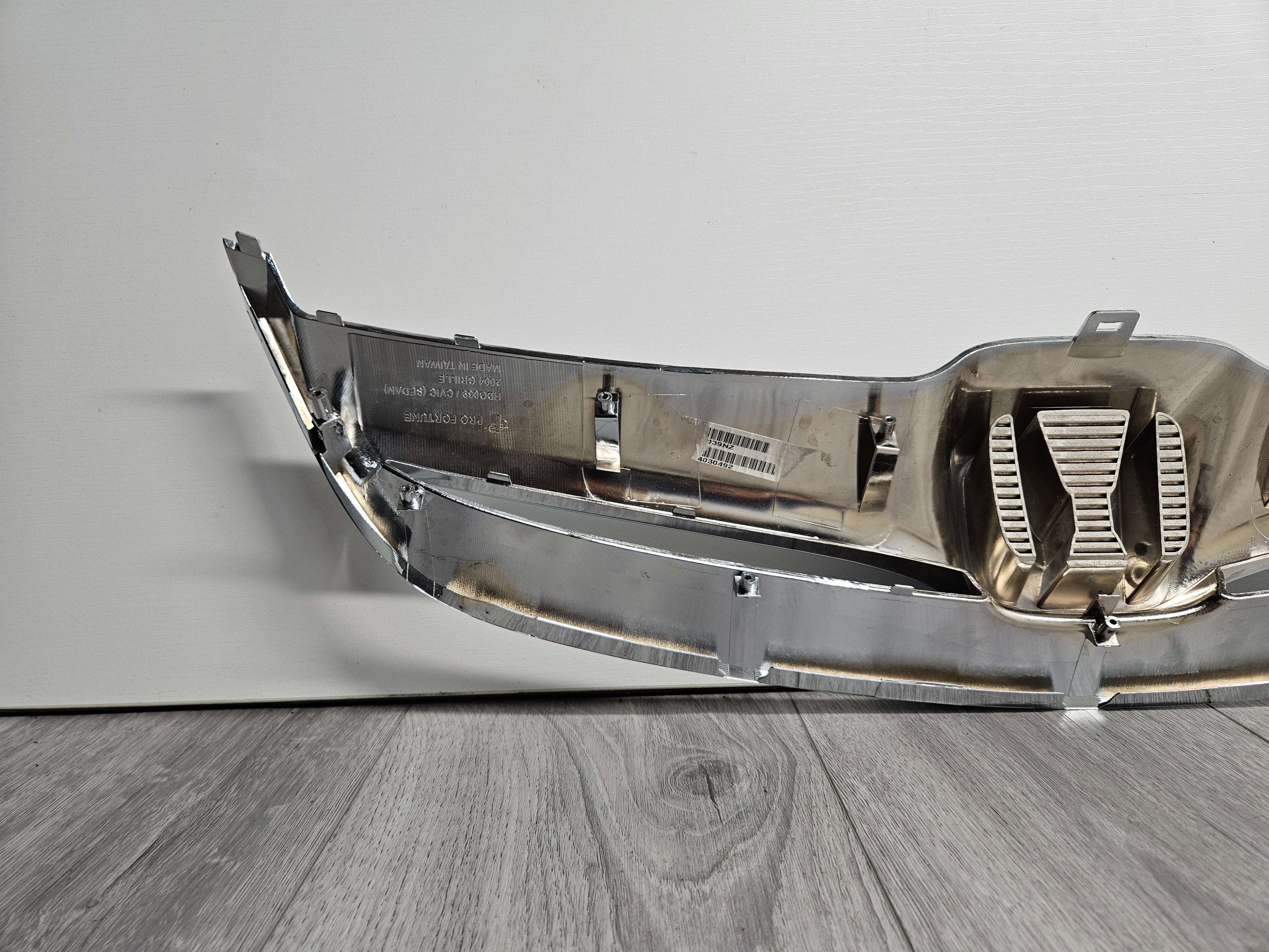 2004 - 2005 HONDA CIVIC FRONT GRILLE