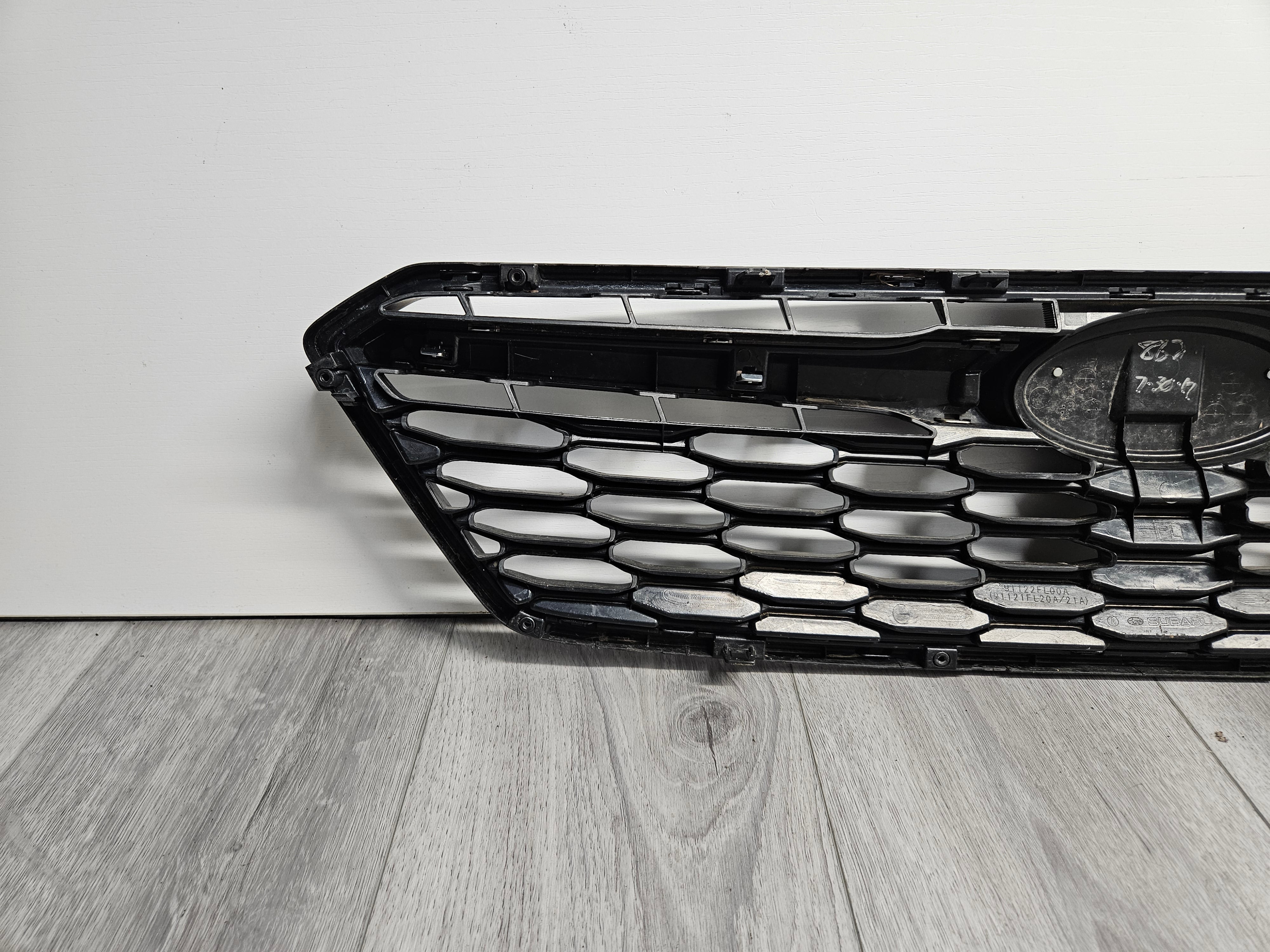 2017 - 2019 SUBARU IMPREZA FRONT BUMPER GRILLE 91122FL00A