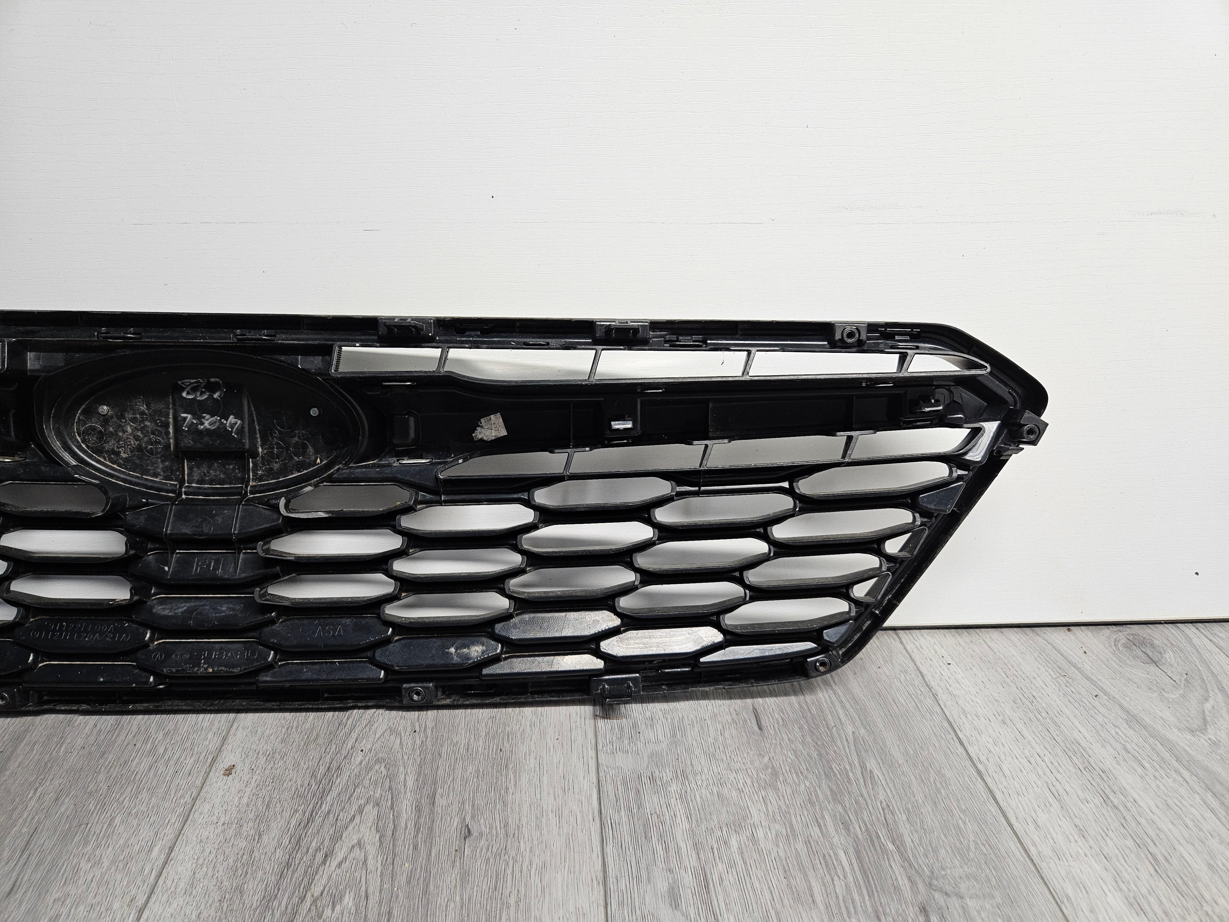2017 - 2019 SUBARU IMPREZA FRONT BUMPER GRILLE 91122FL00A