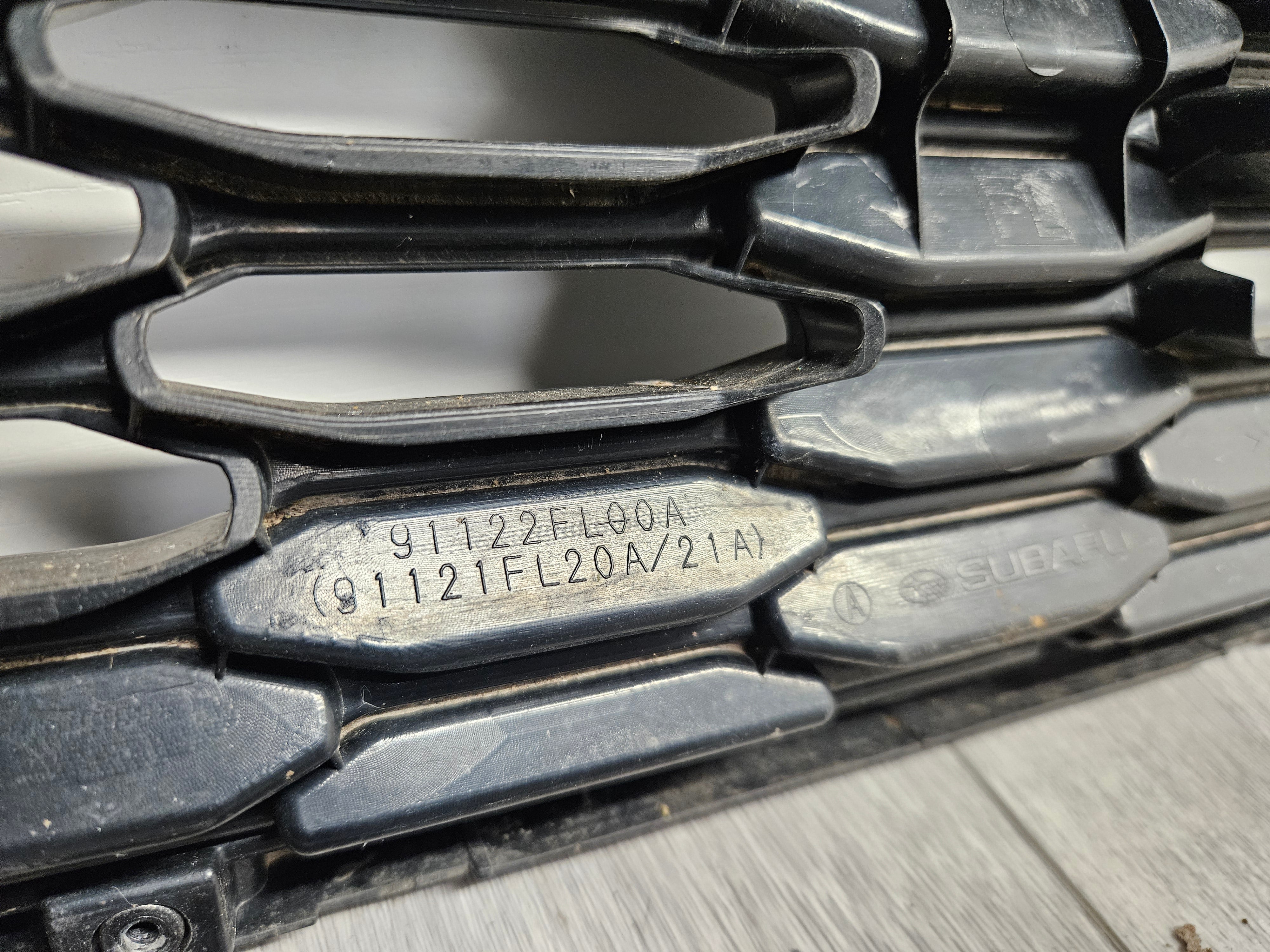 2017 - 2019 SUBARU IMPREZA FRONT BUMPER GRILLE 91122FL00A