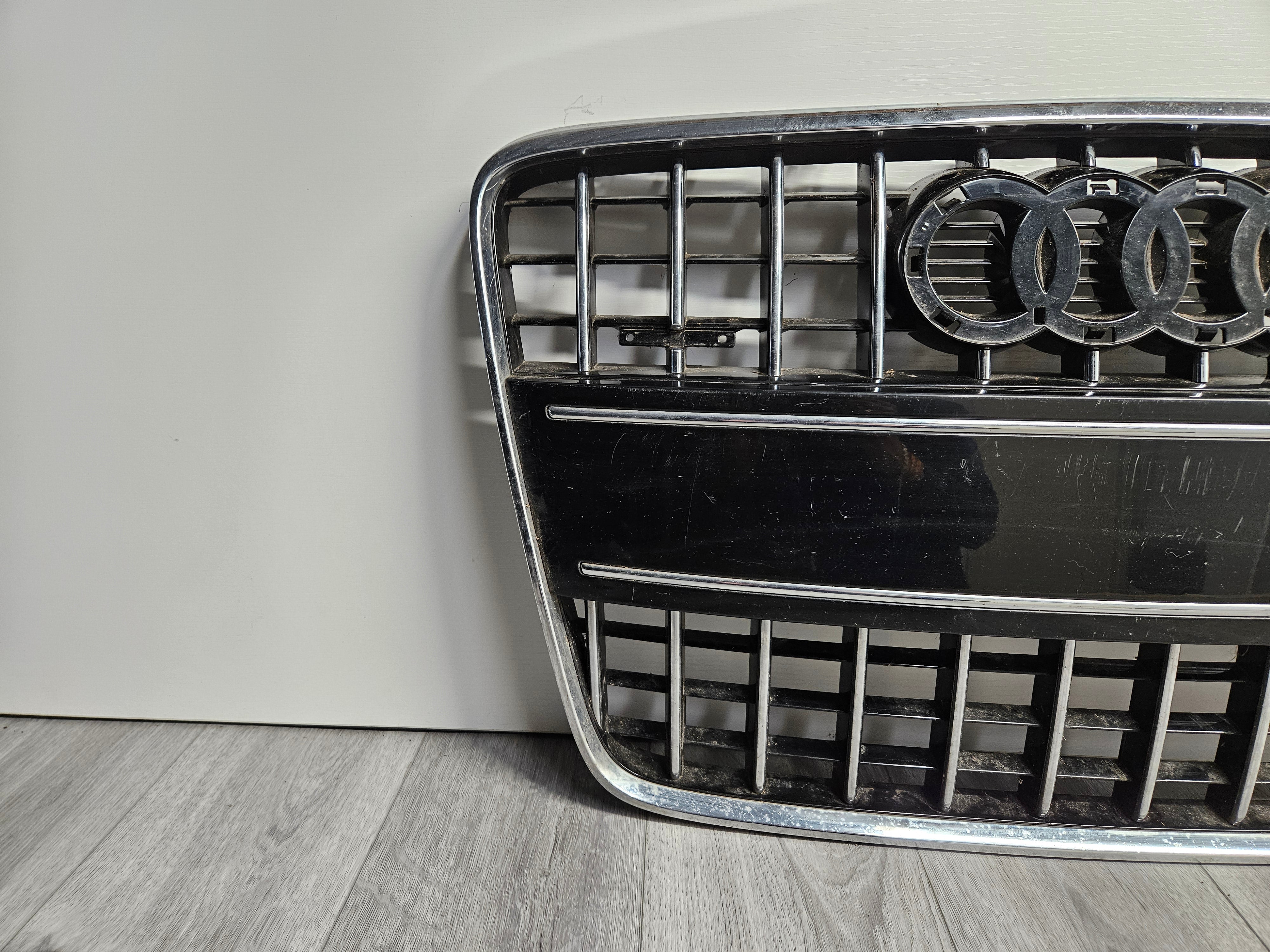 2010 - 2015 AUDI Q7 FRONT BUMPER GRILLE 4LO 853 651 H