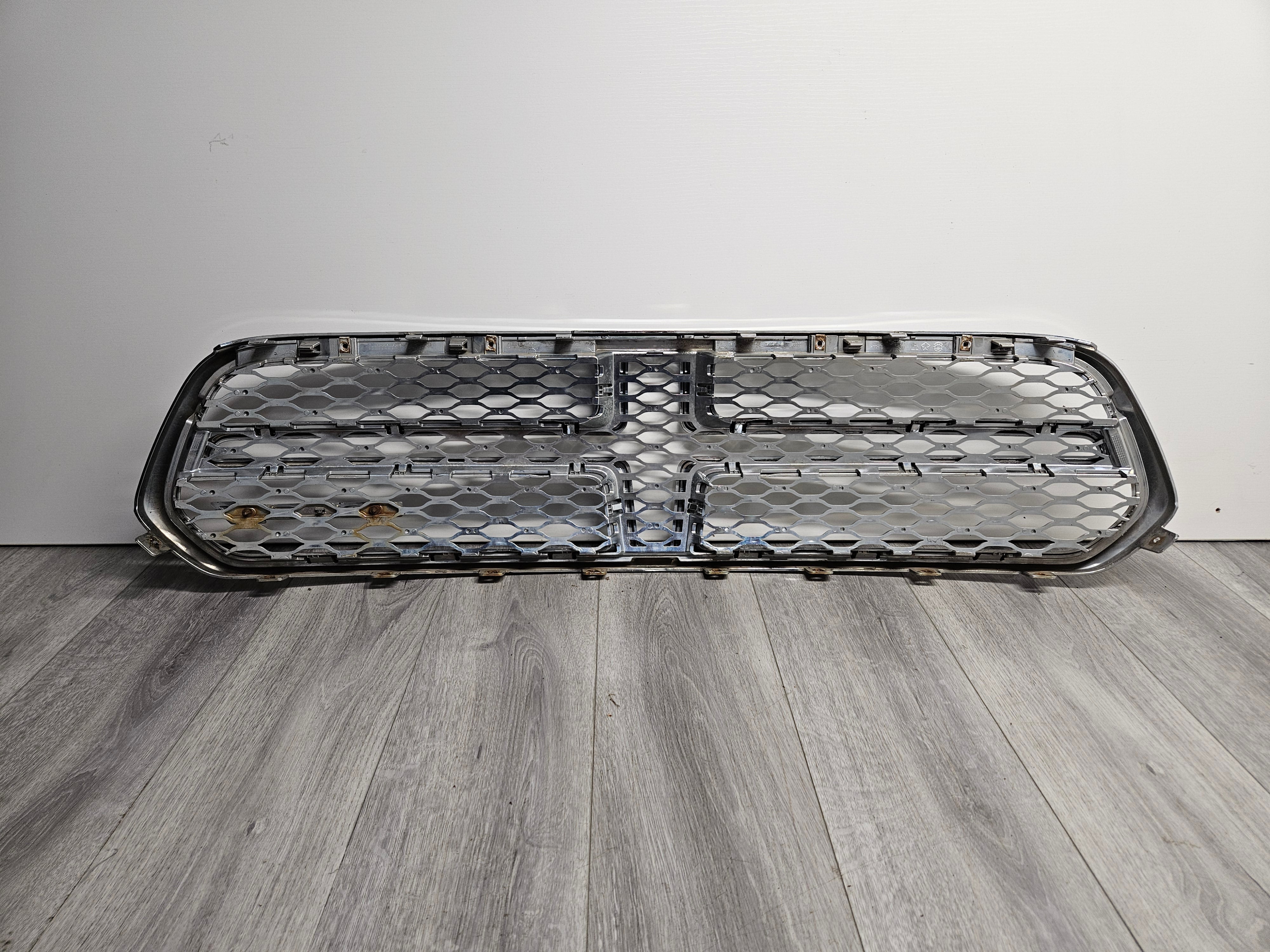 2014 - 2020 DODGE DURANGO FRONT UPPER GRILLE 05113716AB