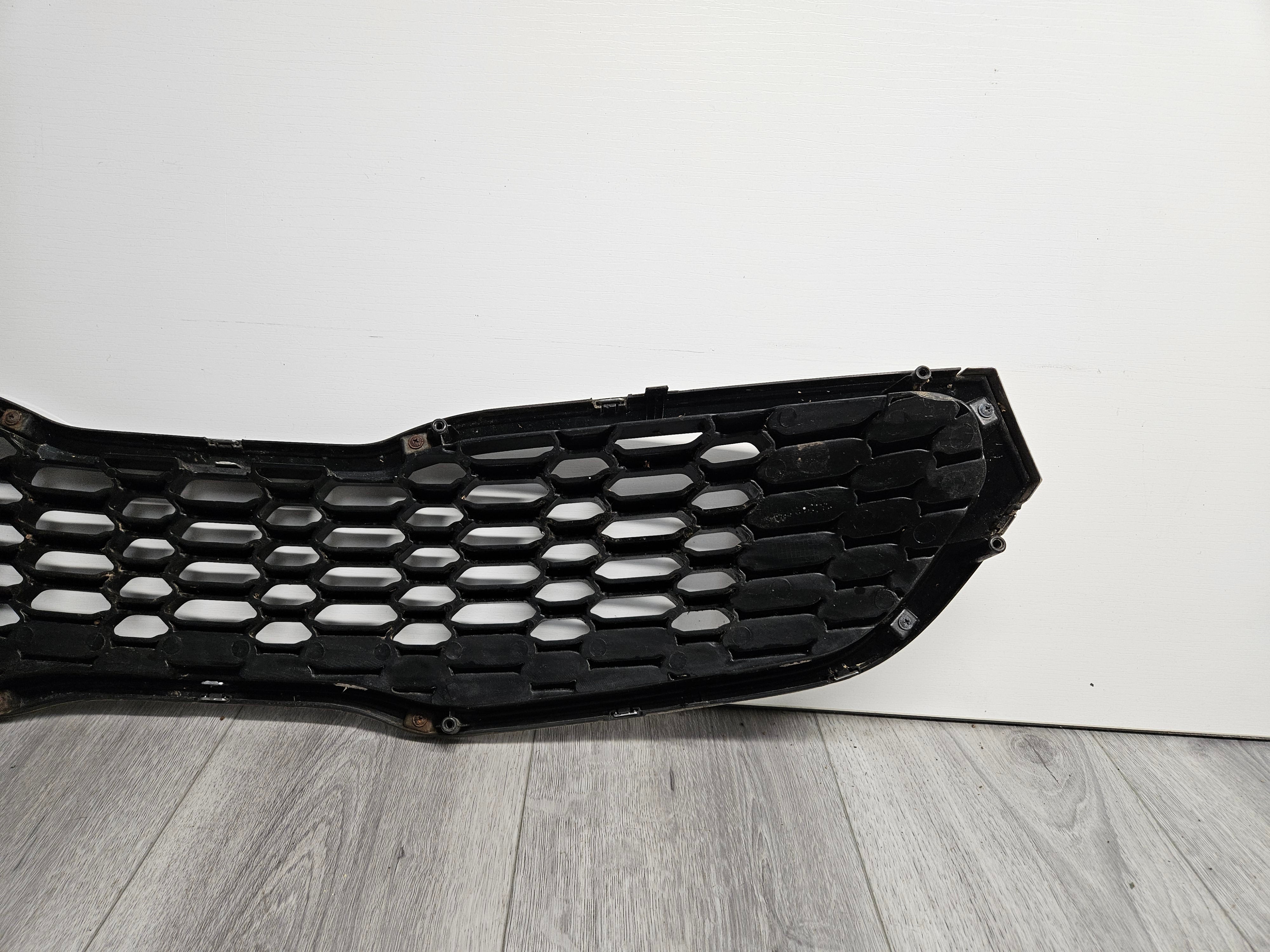 2014 - 2016 KIA FORTE SEDAN / FORTE 5 HATCHBACK FRONT UPPER GRILLE 86350-A7500