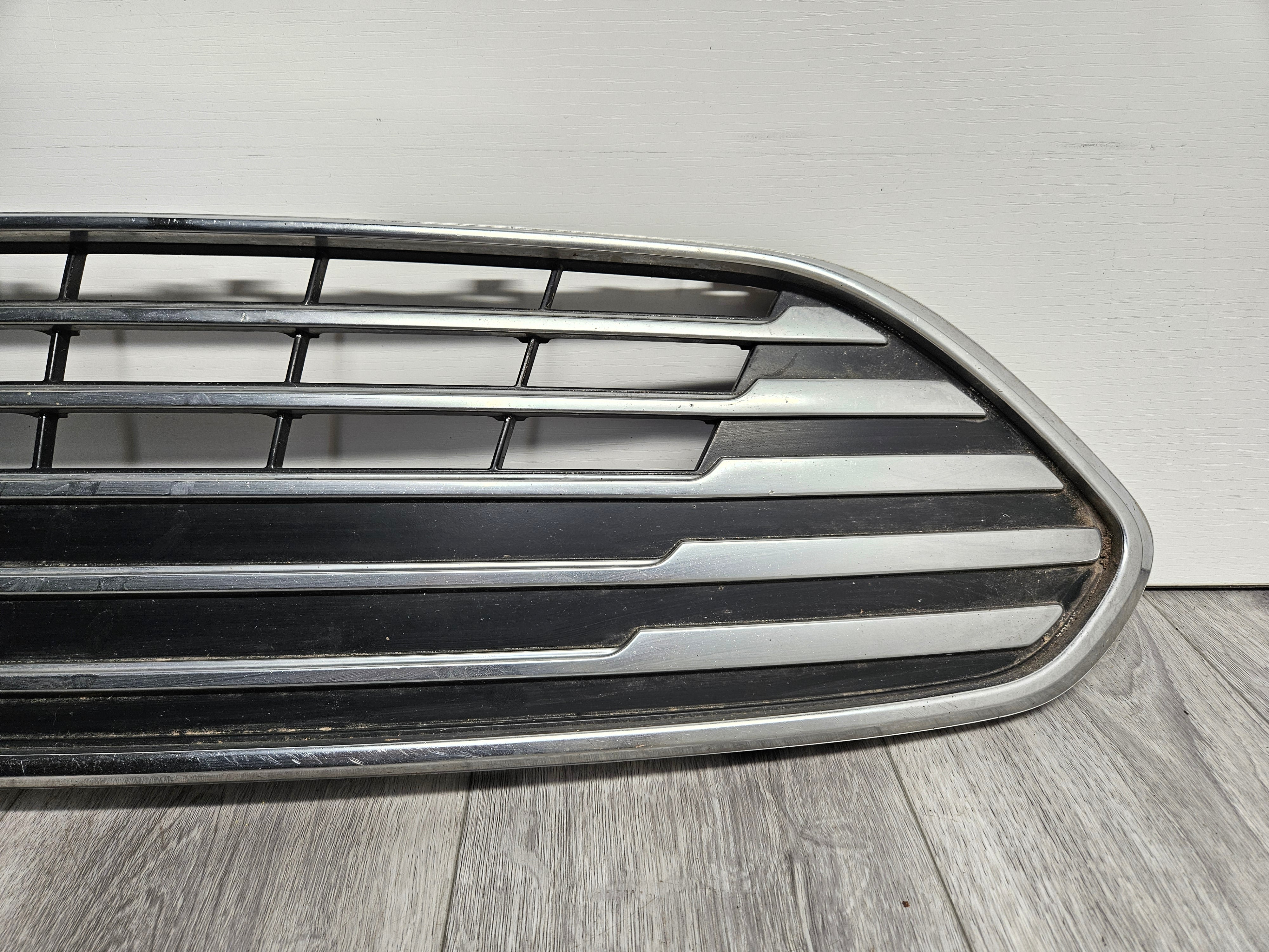 2017 - 2018 FORD C-MAX FRONT CENTER GRILLE HM51-17B968-AAW