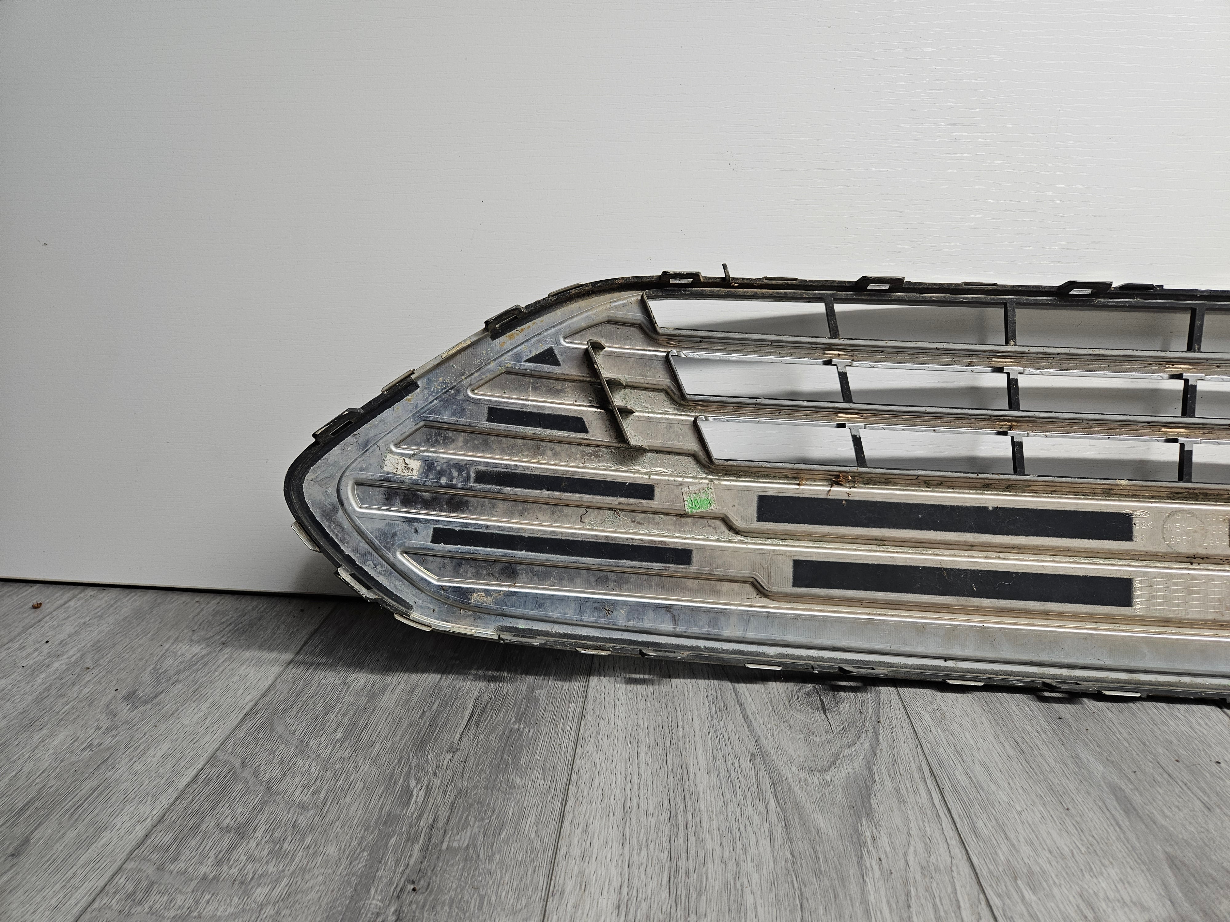 2017 - 2018 FORD C-MAX FRONT CENTER GRILLE HM51-17B968-AAW