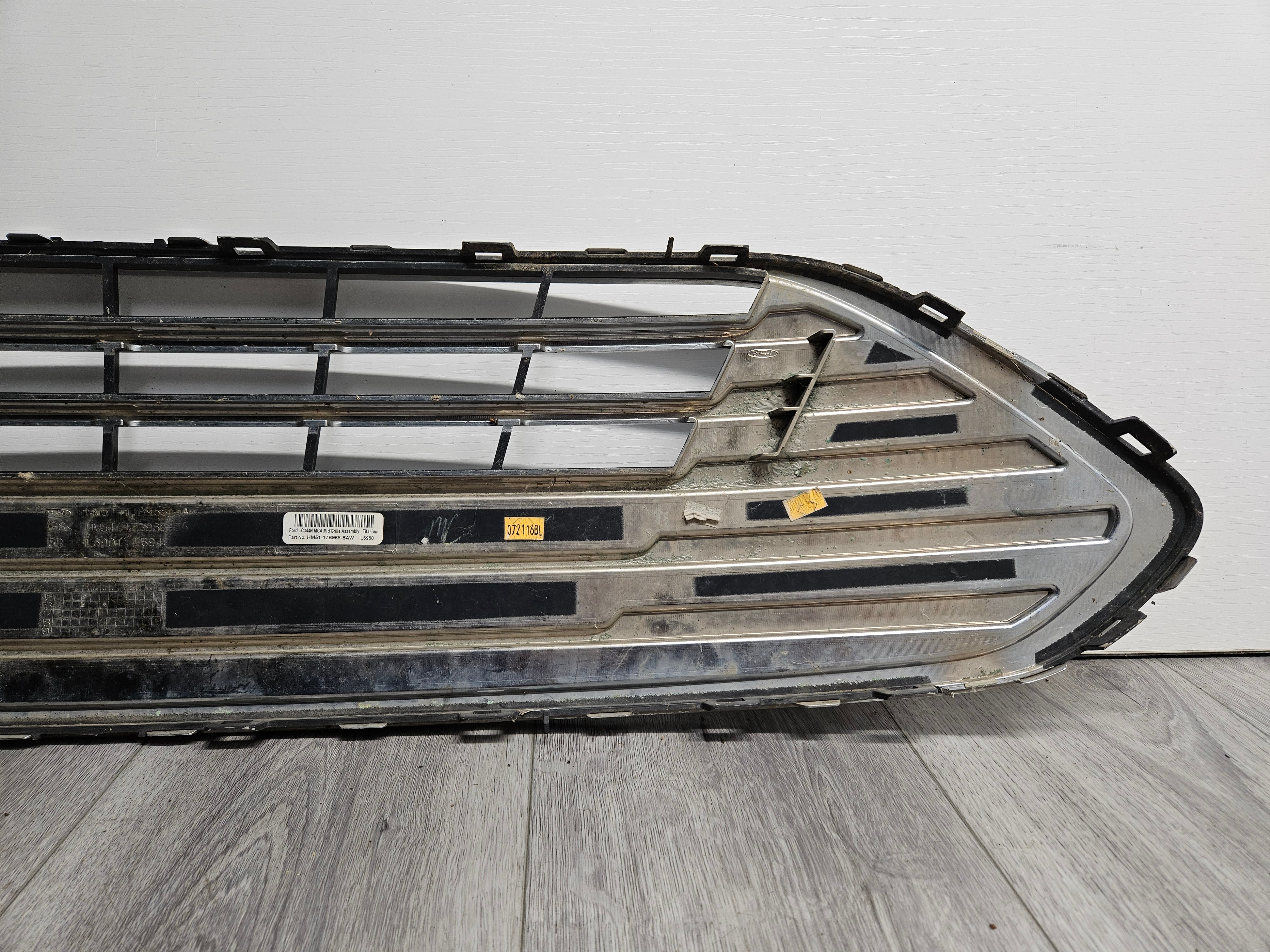 2017 - 2018 FORD C-MAX FRONT CENTER GRILLE HM51-17B968-AAW
