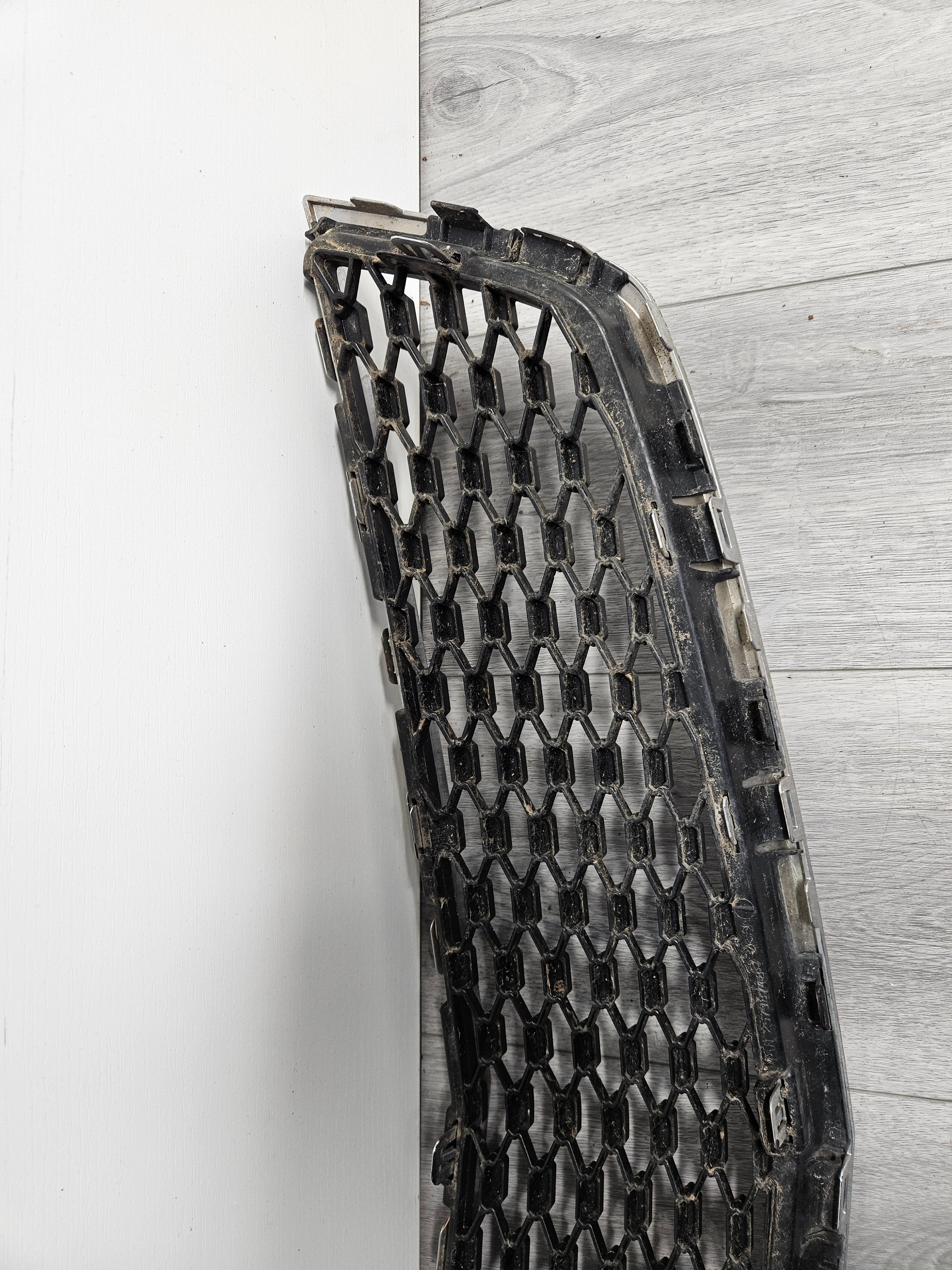 2010 - 2015 CHEVROLET EQUINOX FRONT LOWER GRILLE 25798748