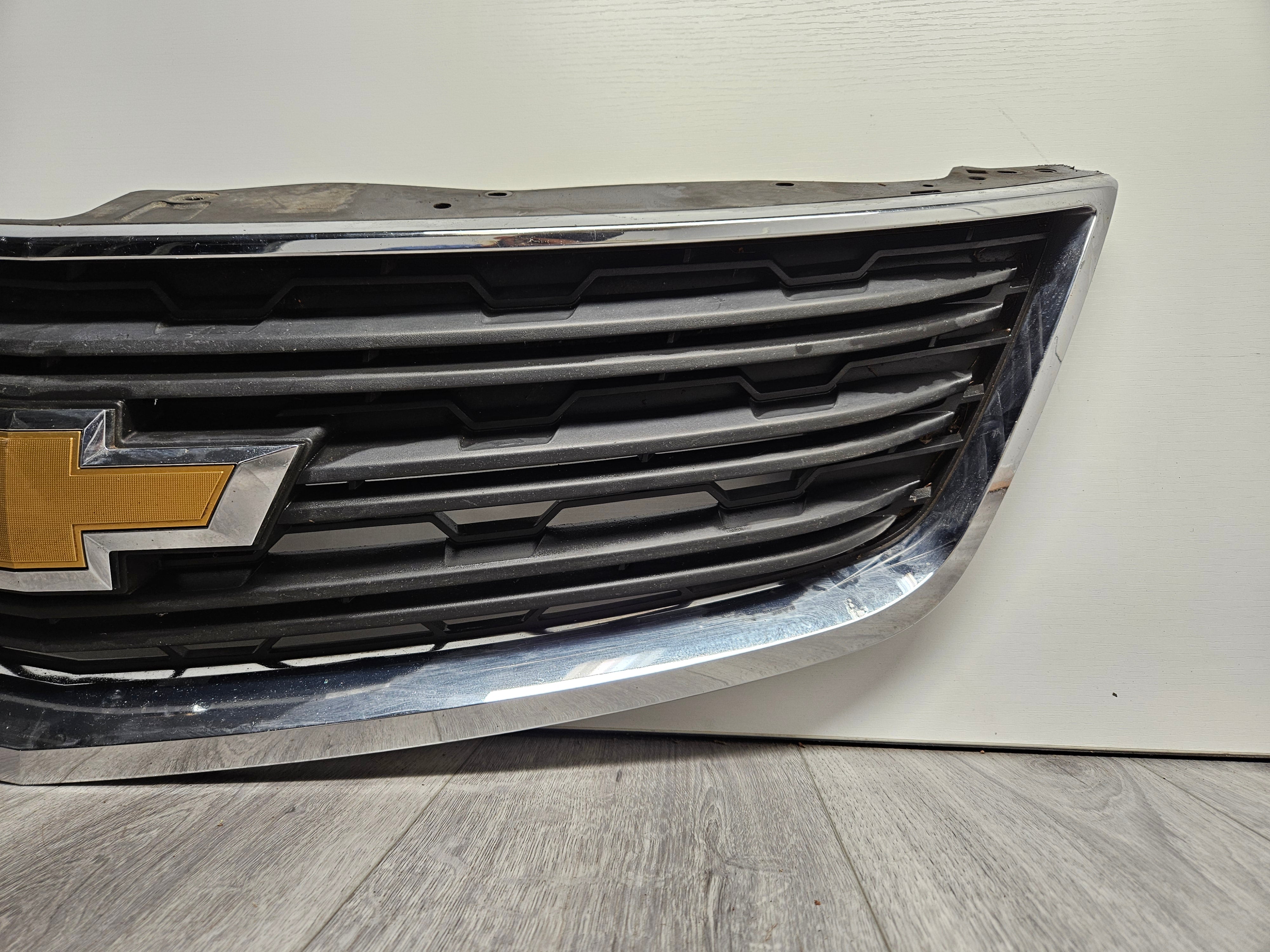 2013 - 2017 CHEVROLET TRAVERSE FRONT BUMPER GRILLE
