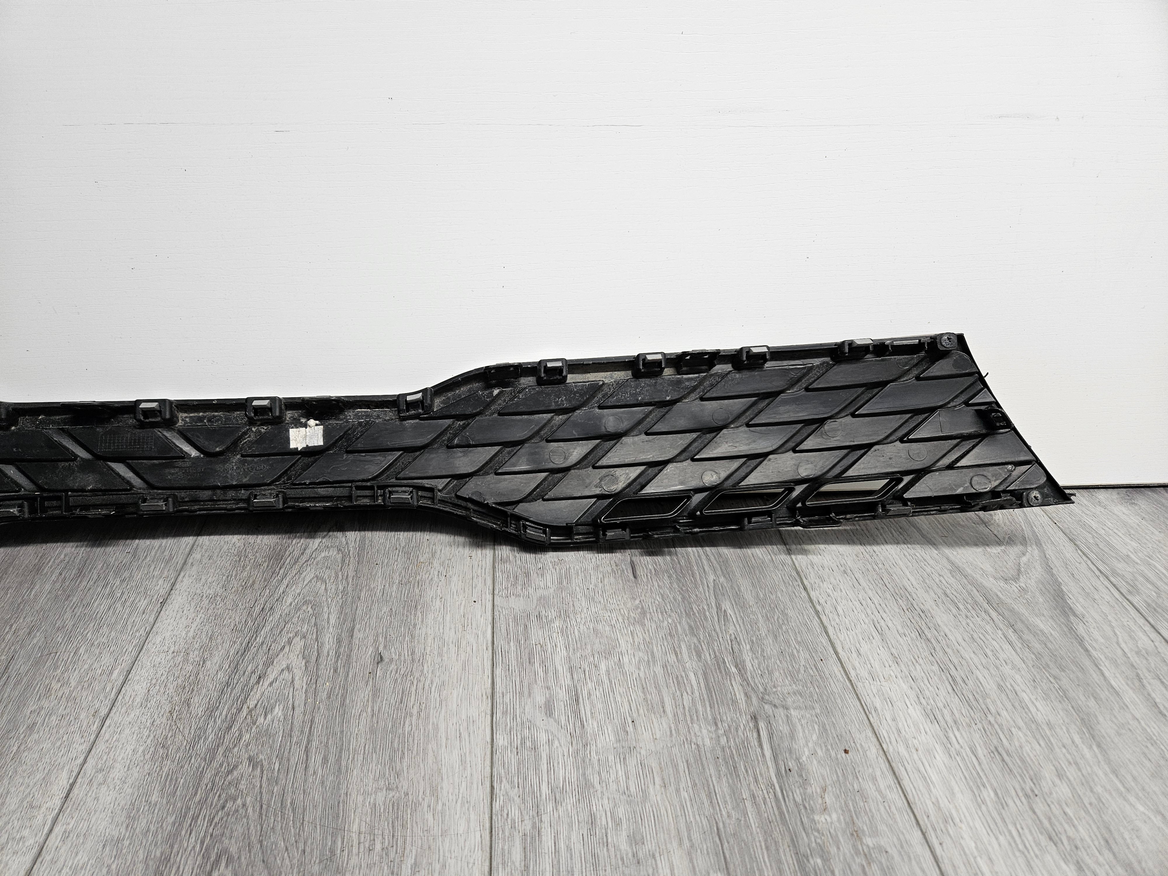 2018 - 2020 KIA RIO FRONT BUMPER UPPER GRILLE 86351-H9000