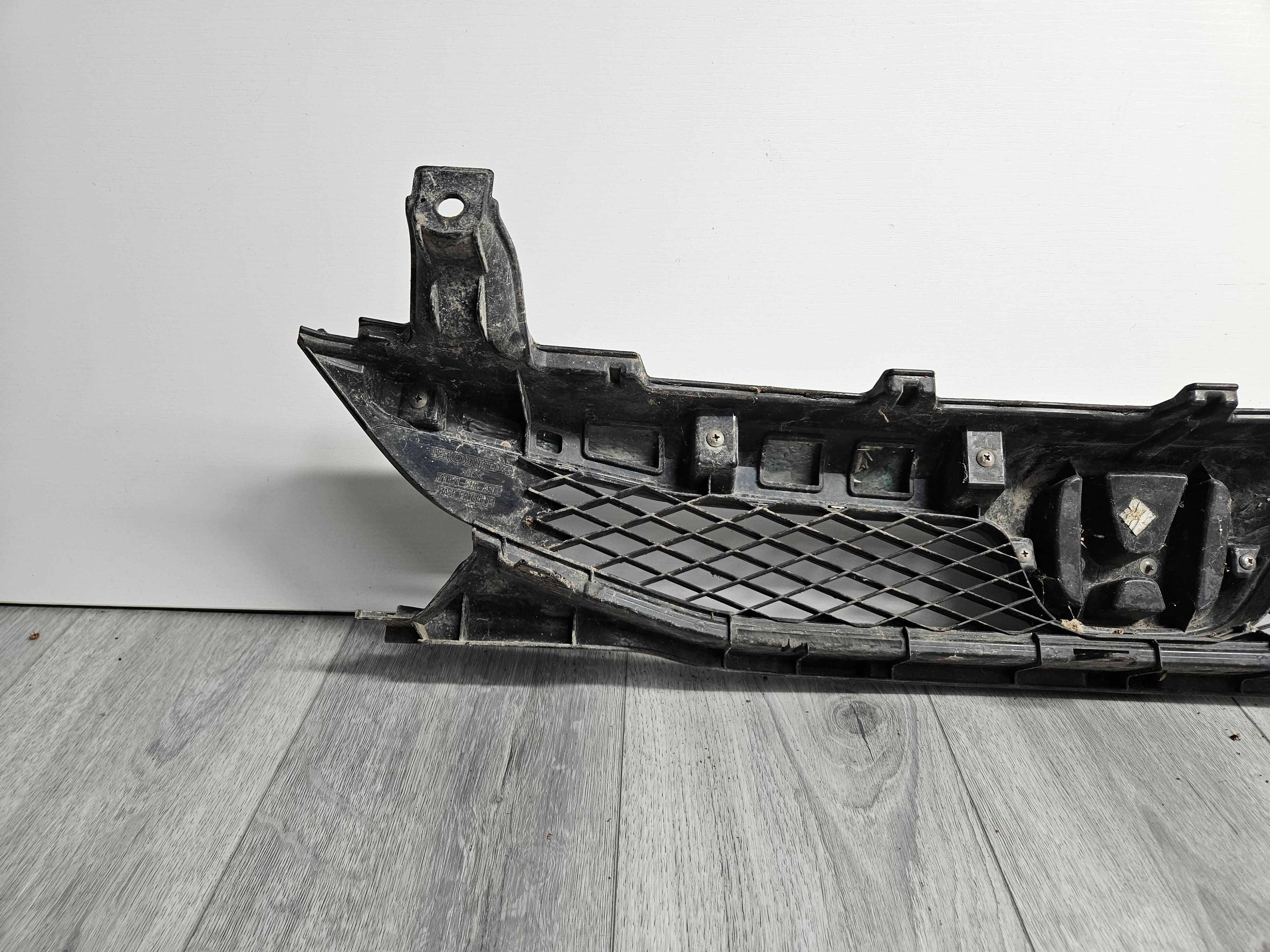2009 - 2011 HONDA CIVIC FRONT GRILLE 71121-SNA-A500