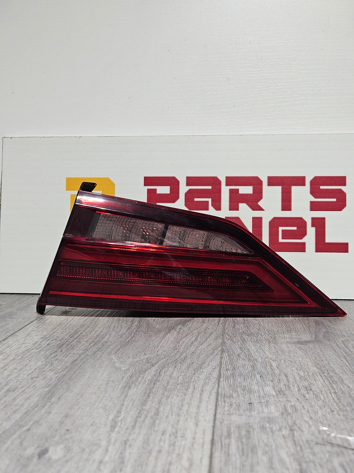 2017-2020 AUDI INNER LED PASSENGER SIDE TAILLIGHT OEM USED.