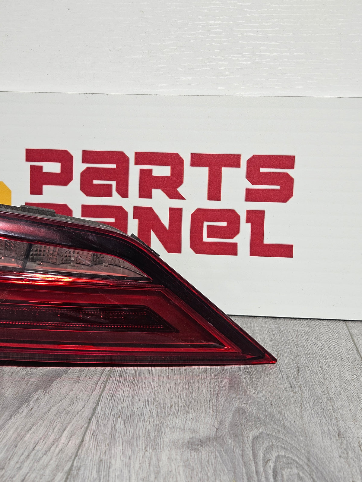 2017-2020 AUDI INNER LED PASSENGER SIDE TAILLIGHT OEM USED.