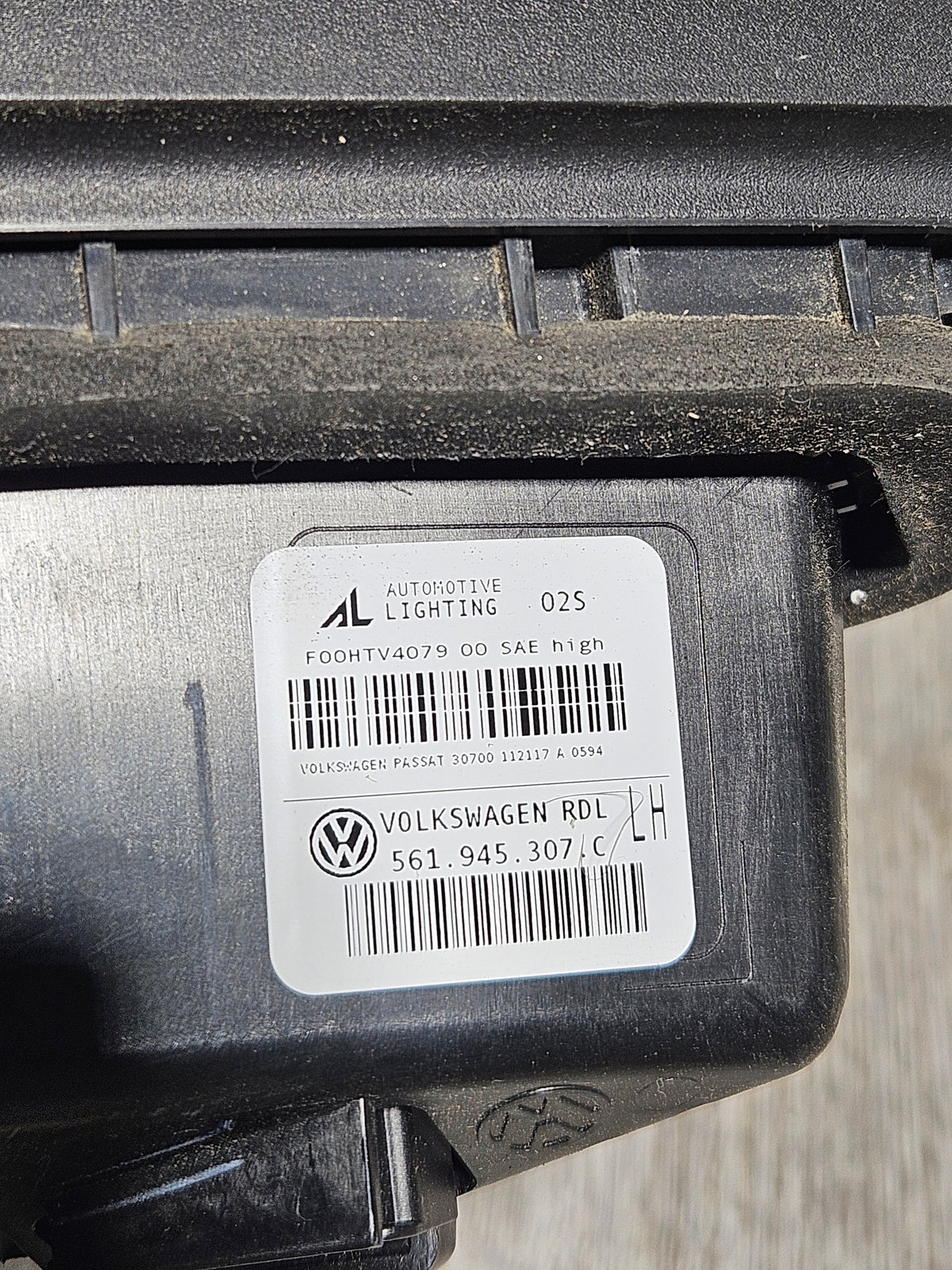 2016-2019 VOLKSWAGEN PASSAT INNER 61.9545.307.C OEM USED.DRIVER SIDE TAILLIGHT
