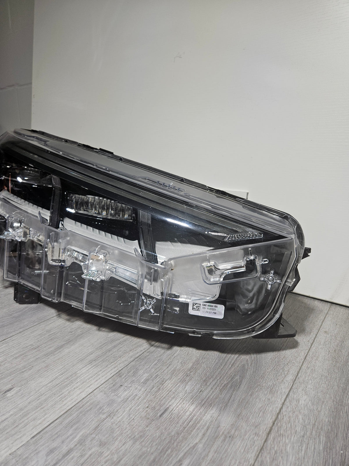 2021-2024 FORD MUSTANG MATCH-E PASSENGER SIDE HEADLIGHT LJ8B-13E014-DG OEM USED.