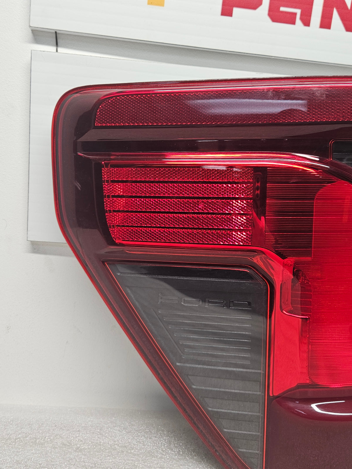 2024-2026 FORD F-150 DRIVER SIDE TAILLIGHT