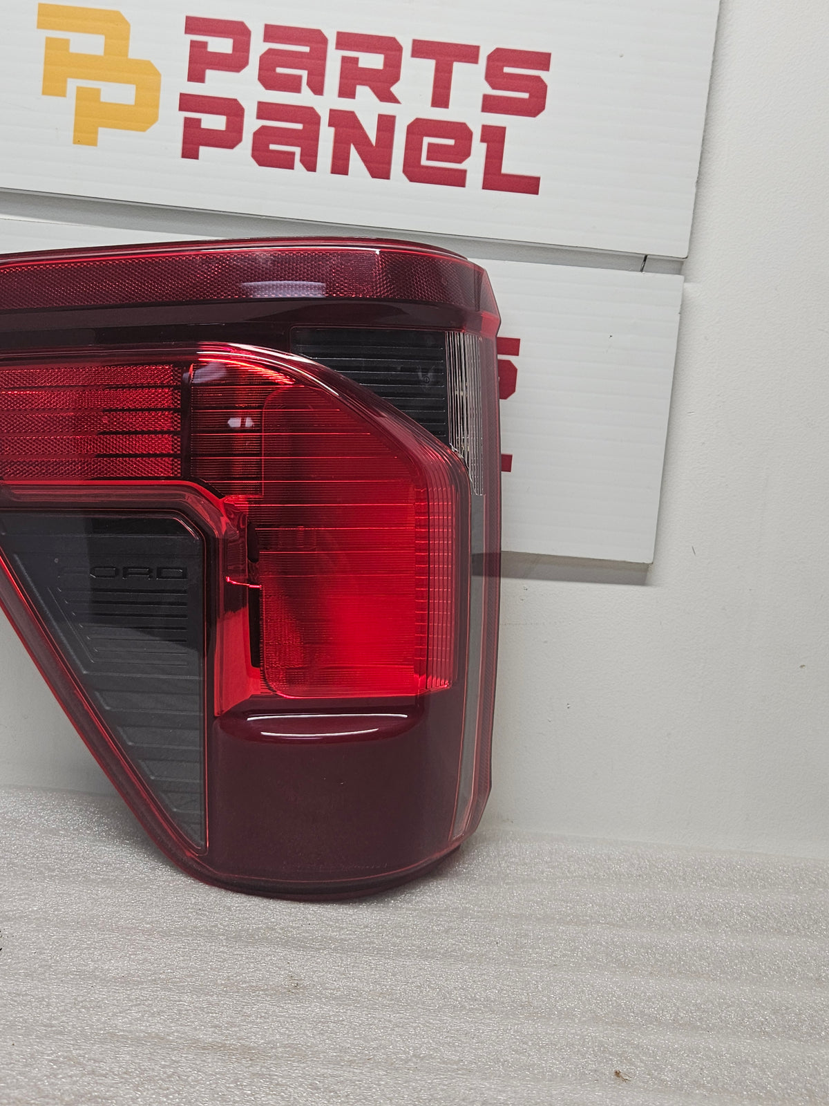 2024-2026 FORD F-150 DRIVER SIDE TAILLIGHT