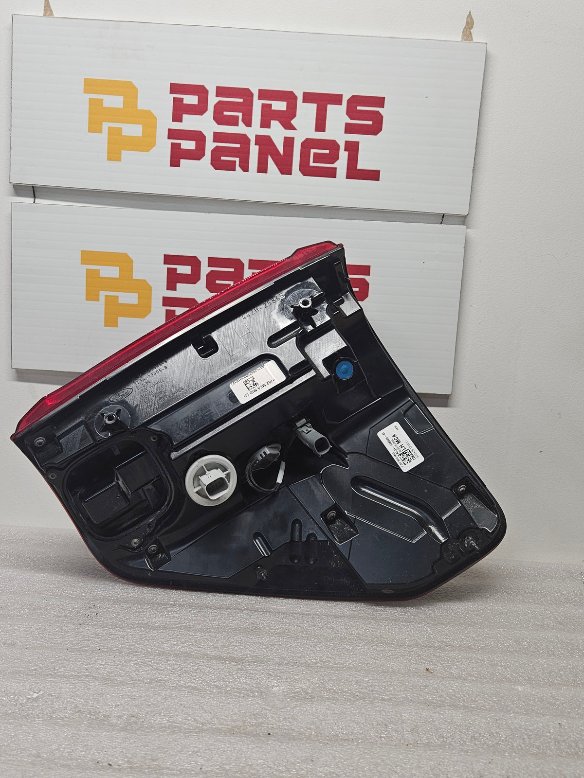 2024-2026 FORD F-150 DRIVER SIDE TAILLIGHT