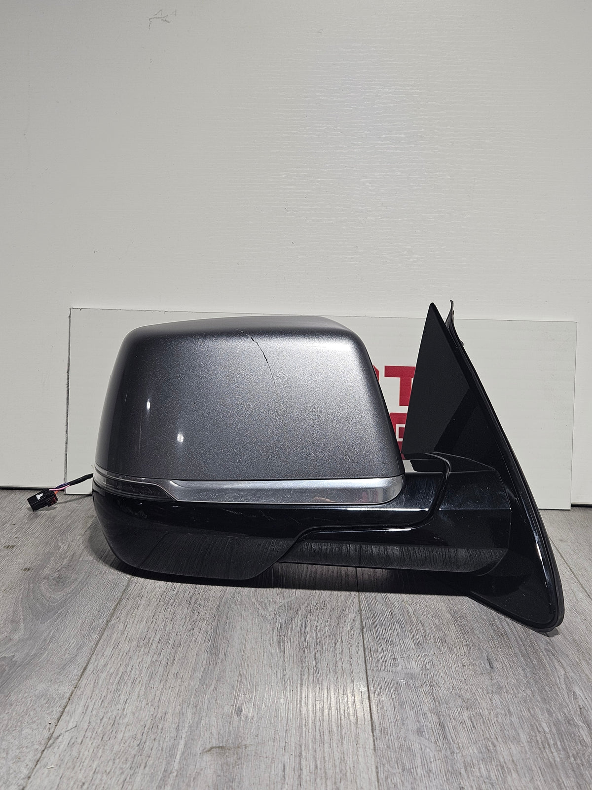 2015-2020 CADILLAC ESCALADE PASSENGER SIDE DOOR MIRROR OEM USED