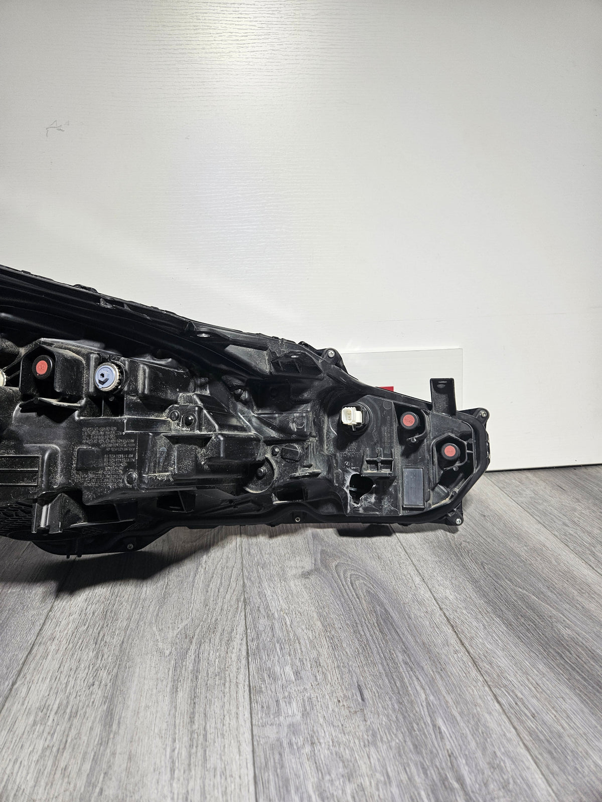 2023-2025 TOYOTA PRIUS Bi-LED DRIVER SIDE HEADLIGHT 81070-47B00 OEM USED