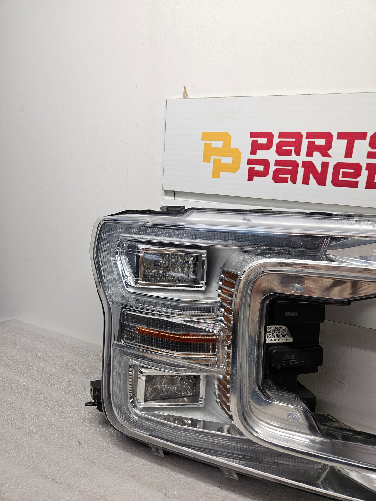 2018-2020 FORD F-150 PASSENGER SIDE HEADLIGHT OEM USED JL34-13E014-AP.