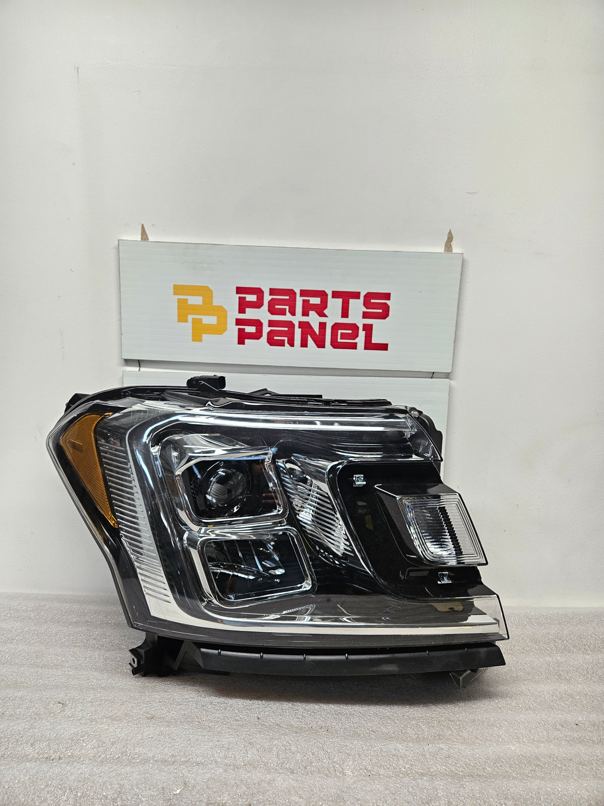 2018-2021 FORD EXPEDITION DRIVER SIDE HALOGEN HEADLIGHT OEM USED JL1Z-13008-J