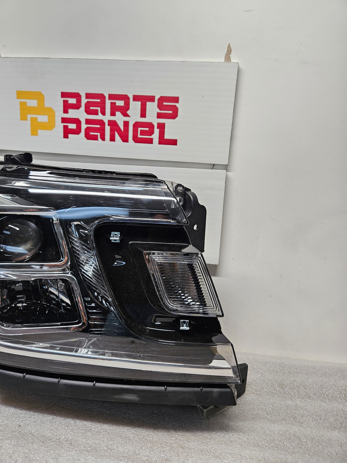2018-2021 FORD EXPEDITION DRIVER SIDE HALOGEN HEADLIGHT OEM USED JL1Z-13008-J