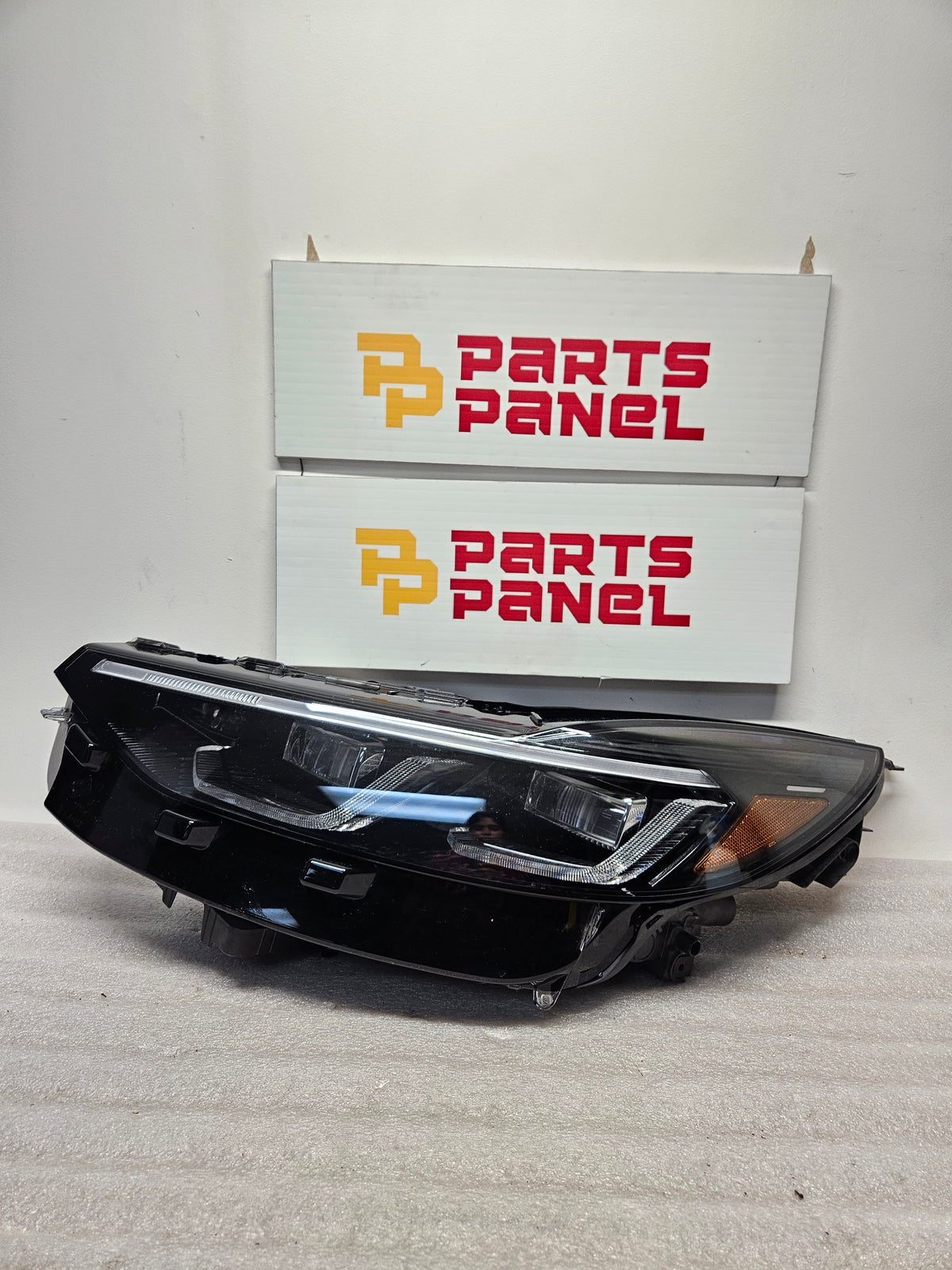 2023-2025 FORD ESCAPE DRIVER SIDE LED HEADLIGHT PJ6B-13E015-CC OEM USED