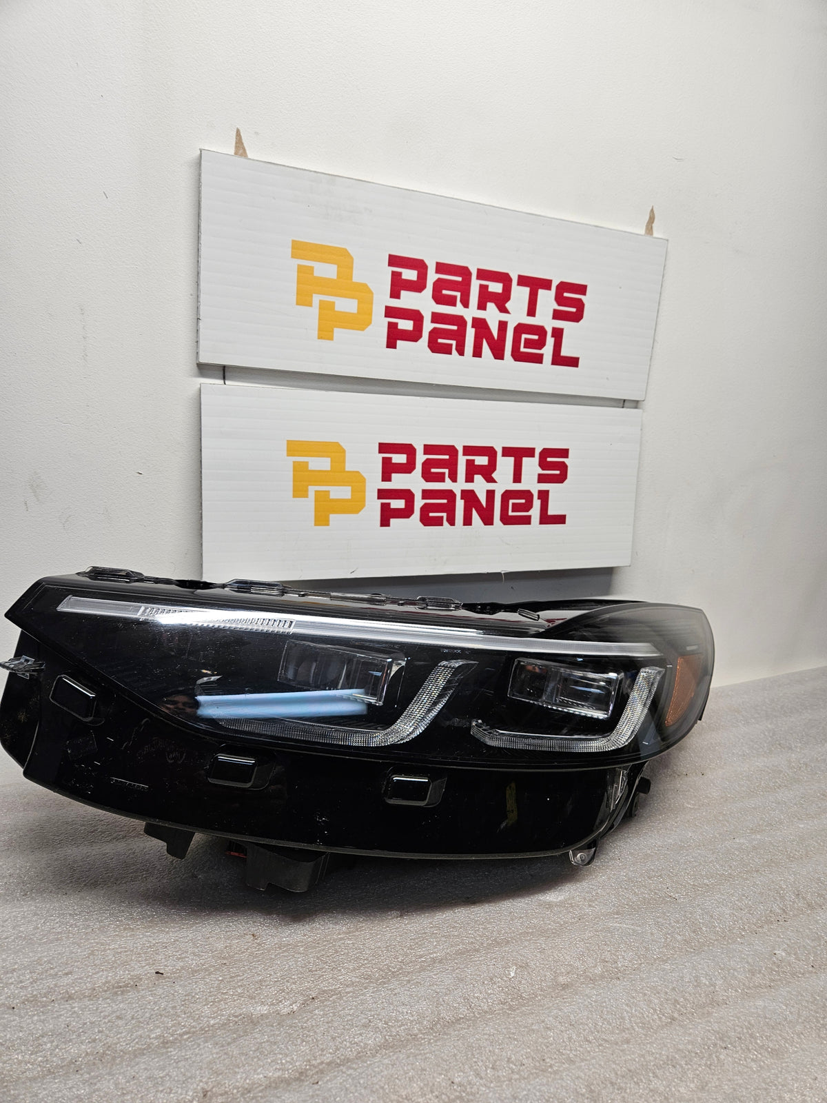 2023-2025 FORD ESCAPE DRIVER SIDE LED HEADLIGHT PJ6B-13E015-CC OEM USED